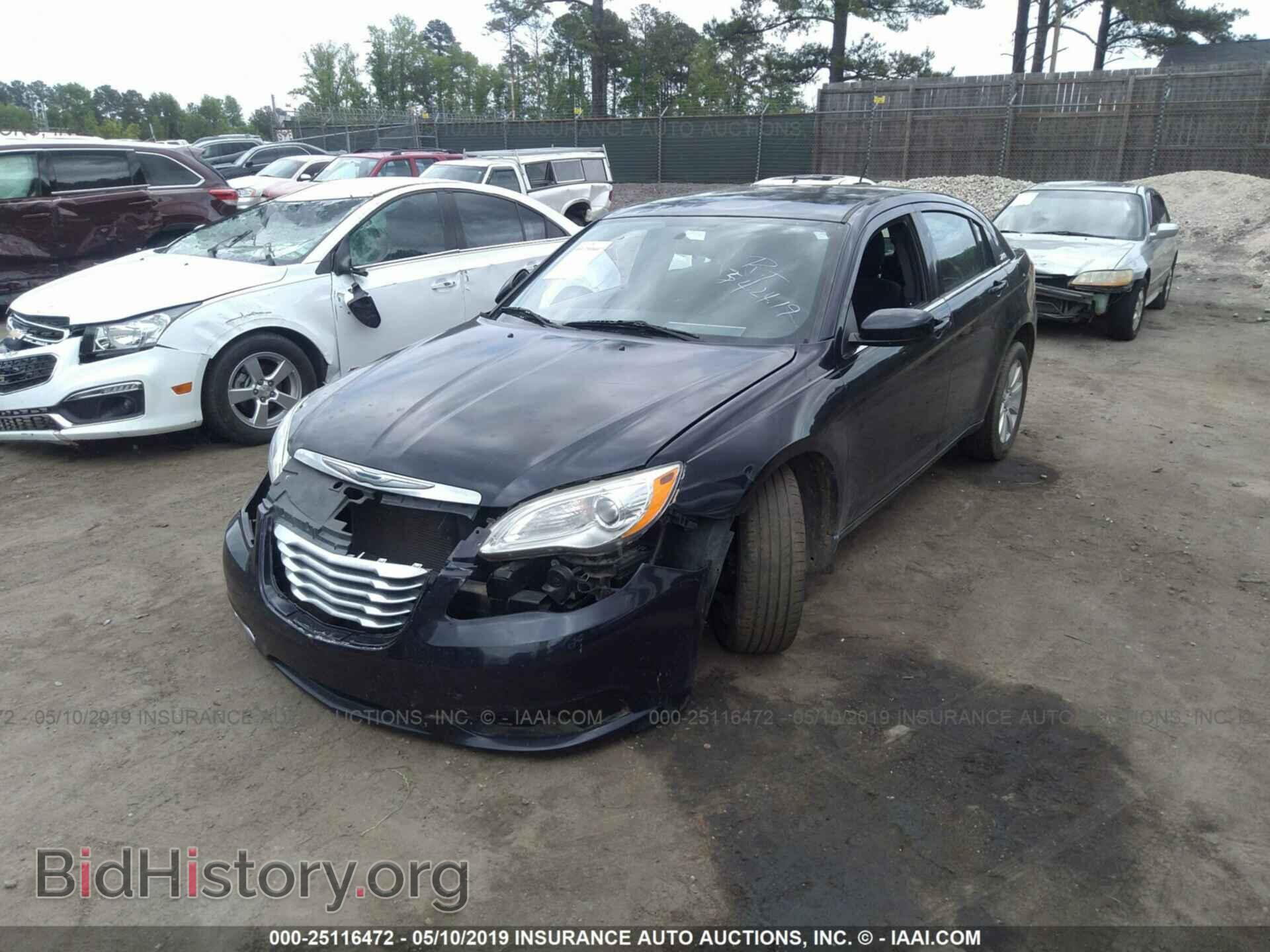 2011 CHRYSLER 200 - VIN: 1C3BC1FG9BN570549 - Фото 2