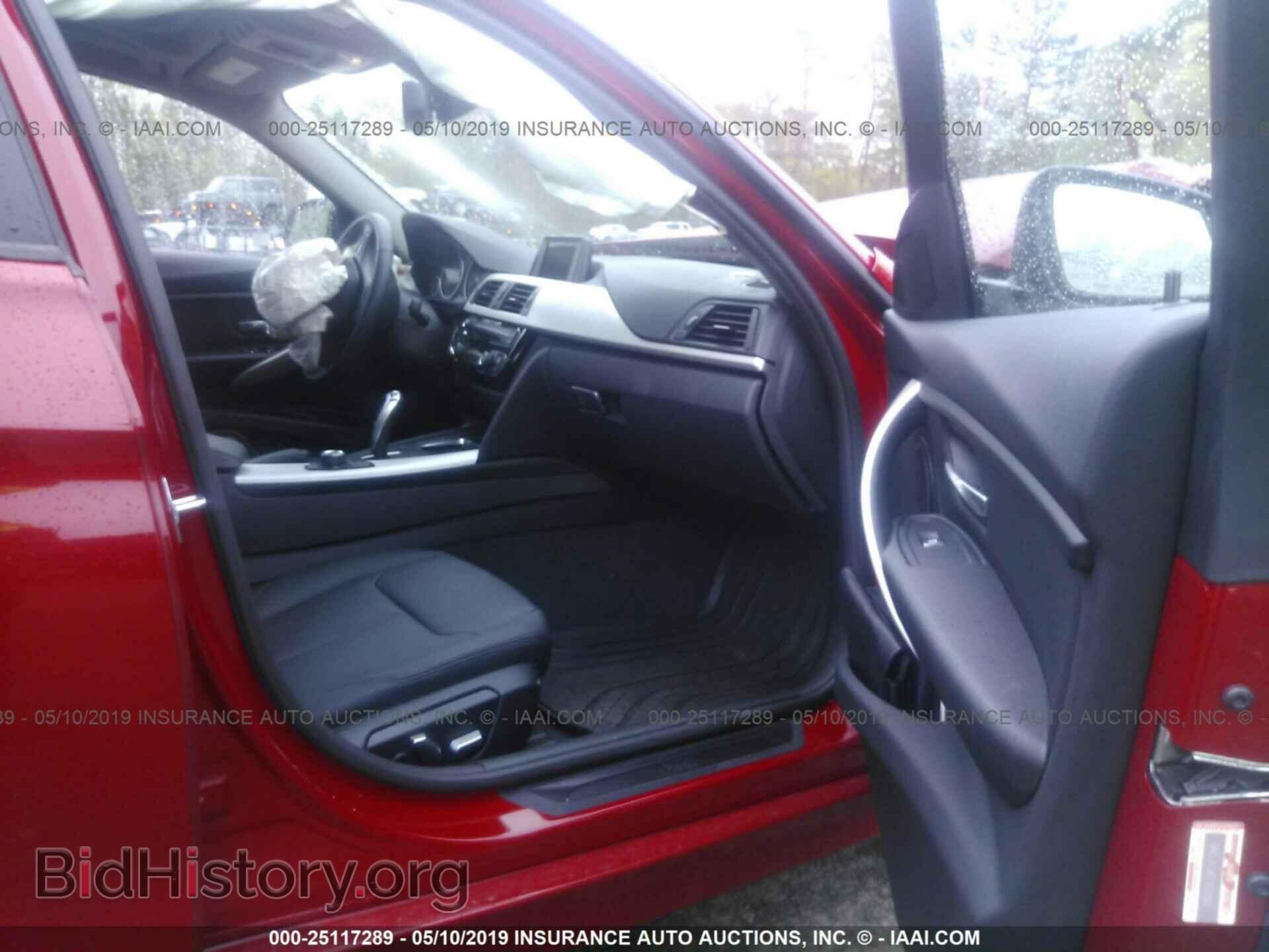2016 BMW 320 - VIN: WBA8E5G56GNU19712 - Photo 5