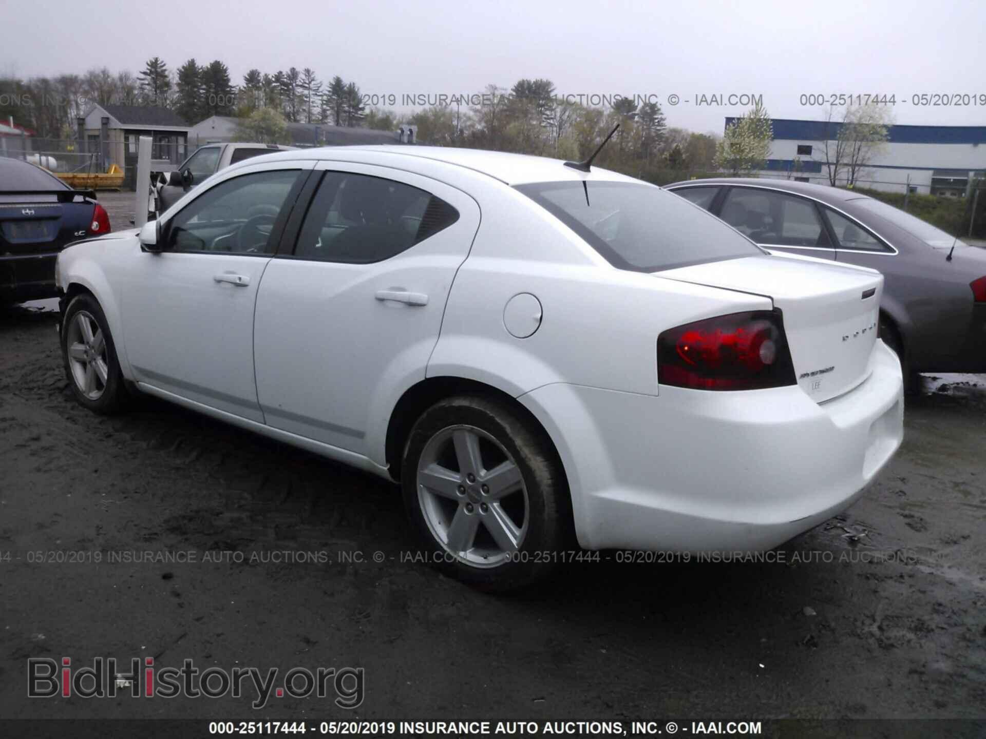 2011 DODGE AVENGER - VIN: 1B3BD1FB0BN588873 - Фото 3
