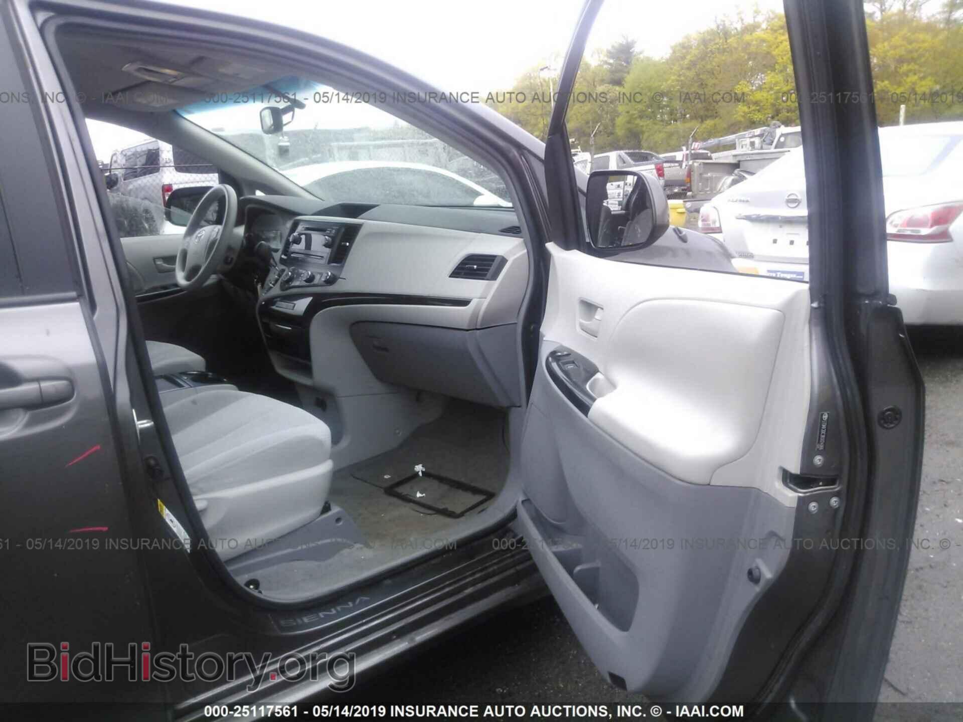 2011 TOYOTA SIENNA - VIN: 5TDKK3DC3BS024866 - Фото 5