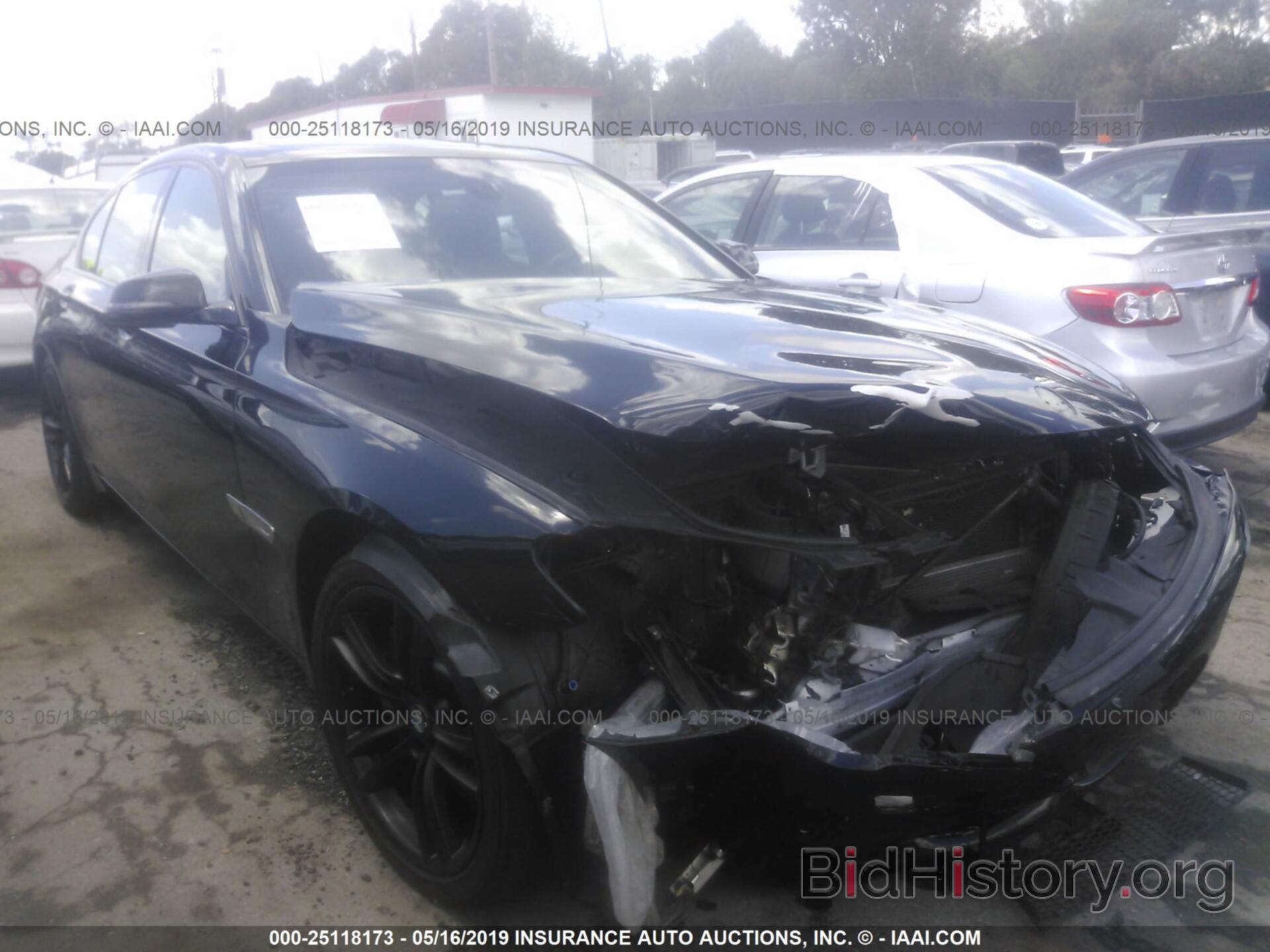 Photo WBAYA8C5XDC996480 - BMW 750 2013