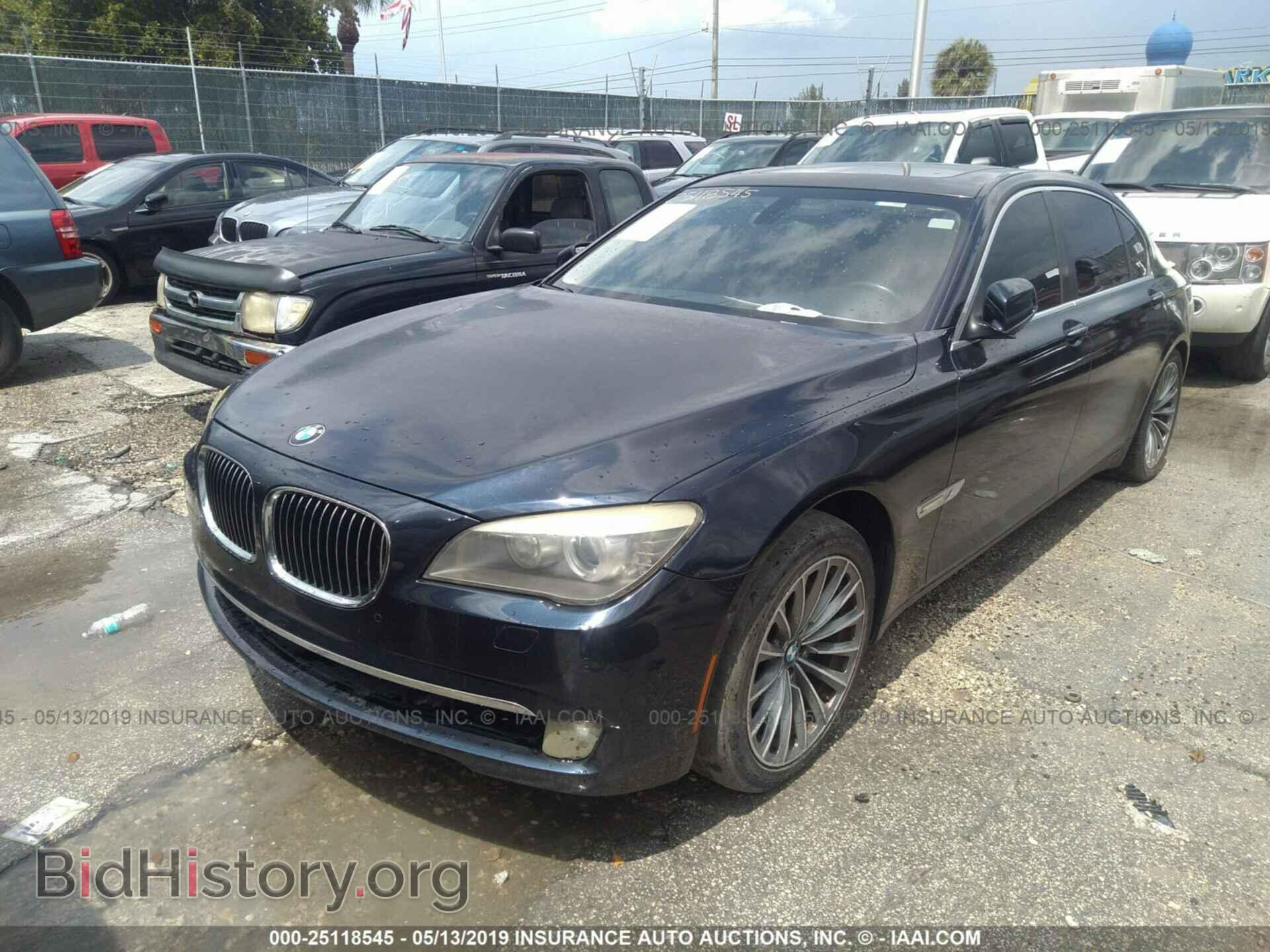 2012 BMW 740 - VIN: WBAKB4C51CC575645 - Фото 2