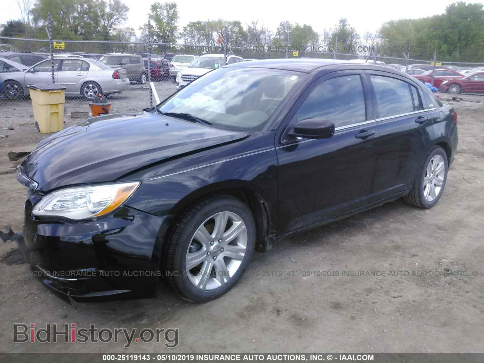 2013 CHRYSLER 200 - VIN: 1C3CCBAB5DN761667 - Фото 2