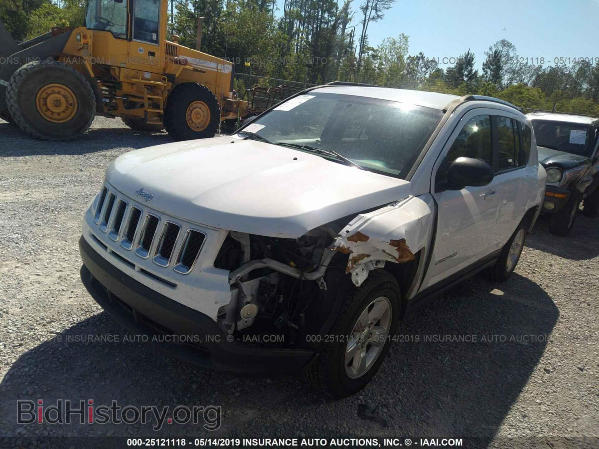 2014 JEEP COMPASS - VIN: 1C4NJCBA7ED573195 - Photo 2