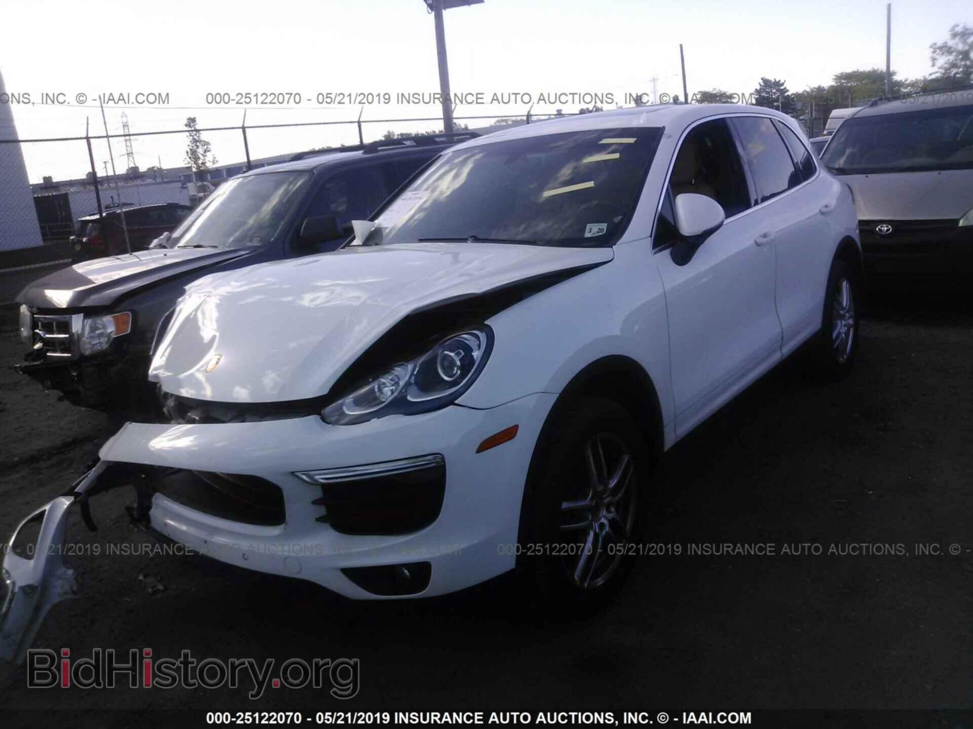 2016 PORSCHE CAYENNE - VIN: WP1AA2A22GLA01784 - Фото 2