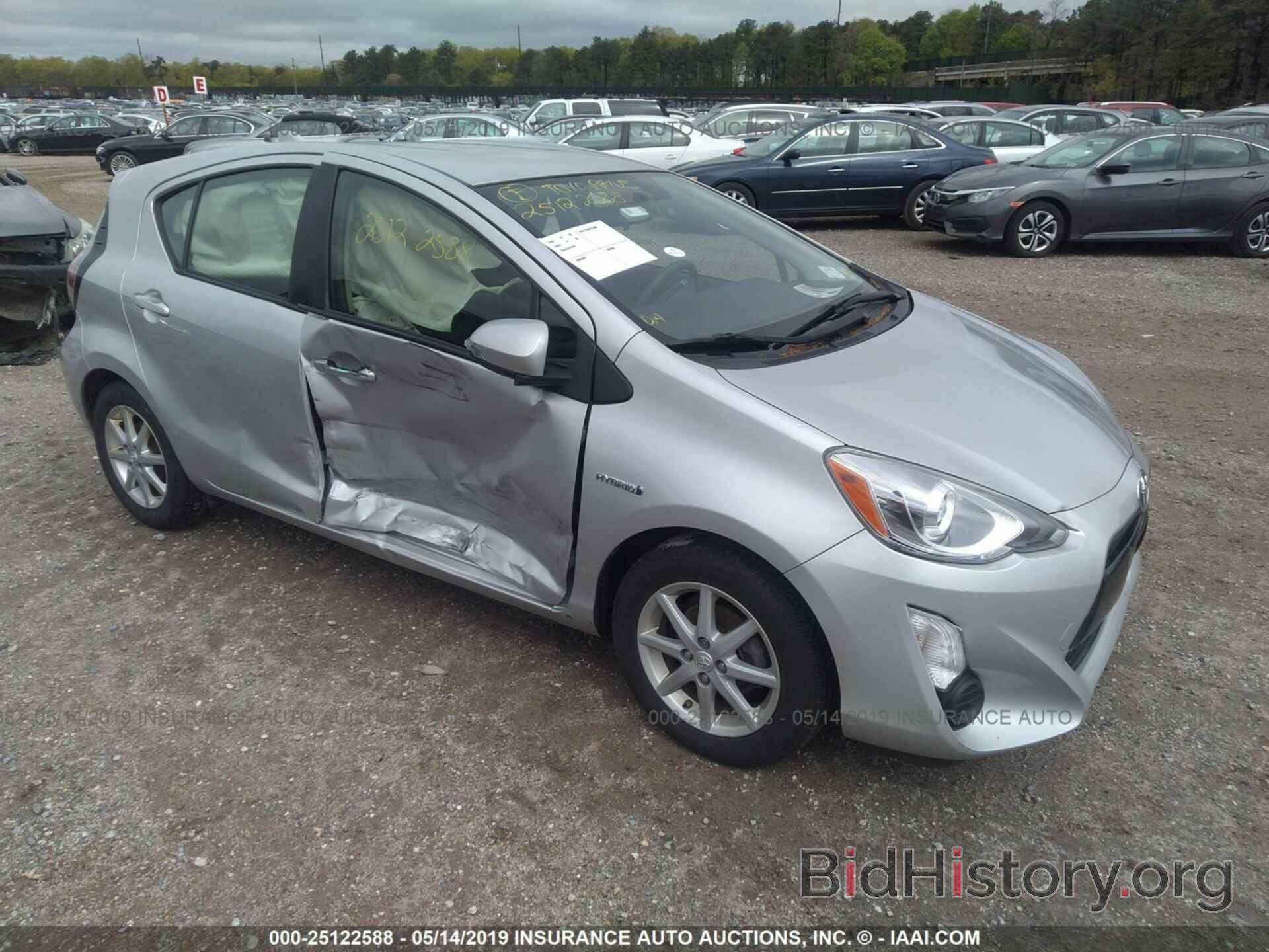 Фотография JTDKDTB35F1580919 - TOYOTA PRIUS C 2015