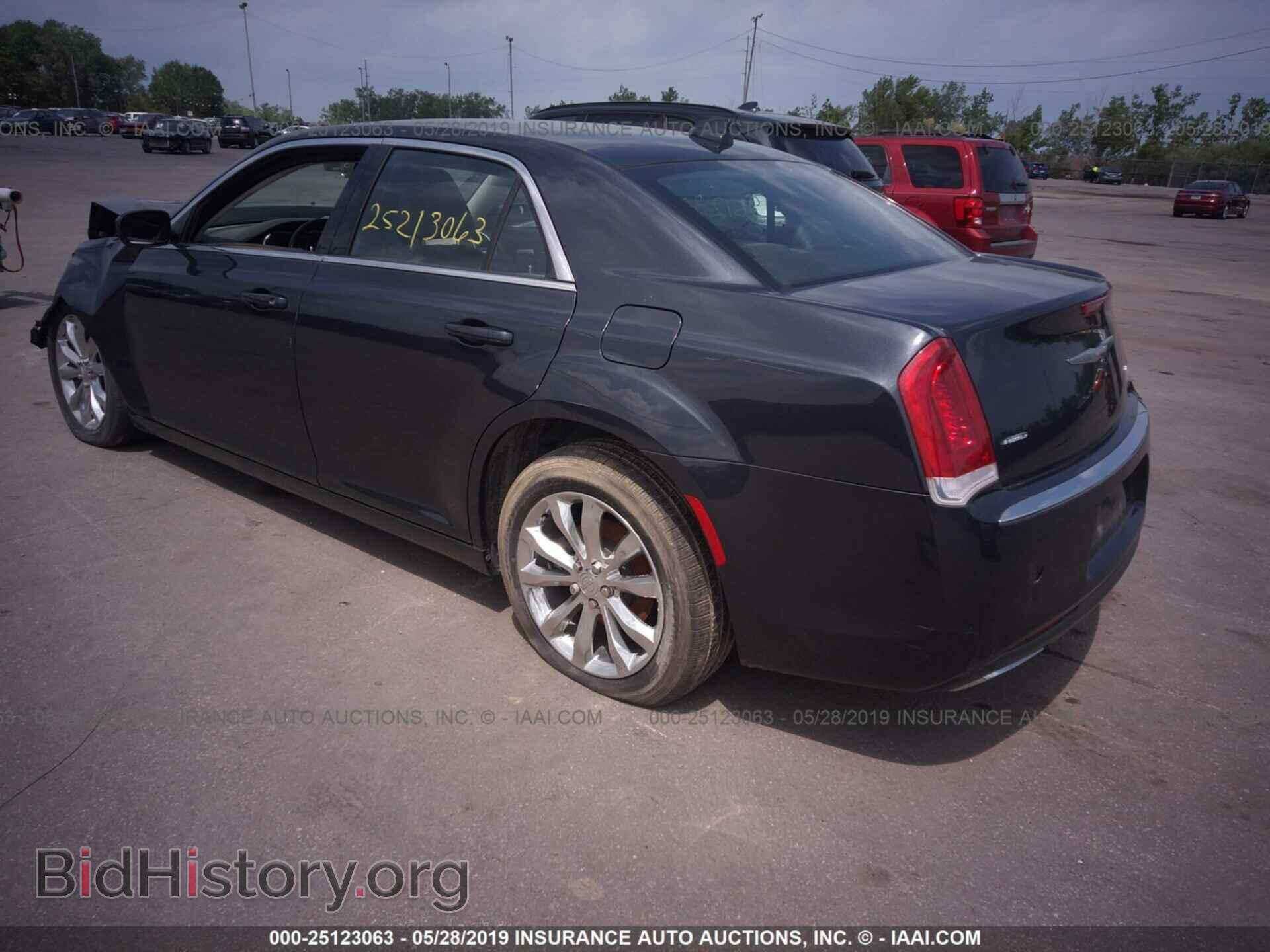 2016 CHRYSLER 300 - VIN: 2C3CCARG7GH191386 - Фото 3