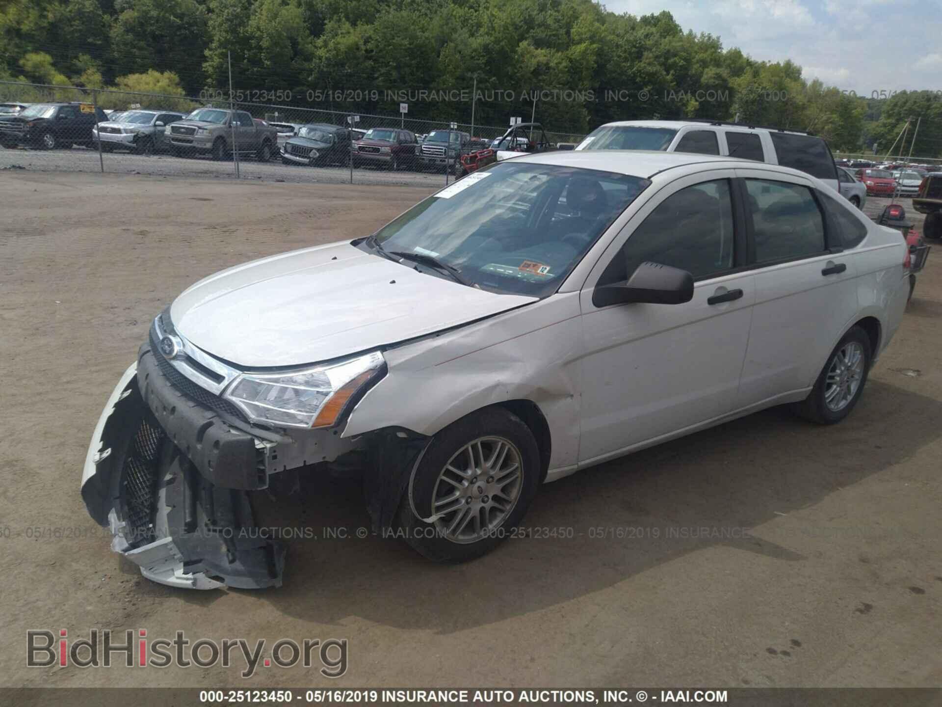 2009 FORD FOCUS - VIN: 1FAHP35N49W109405 - Фото 2