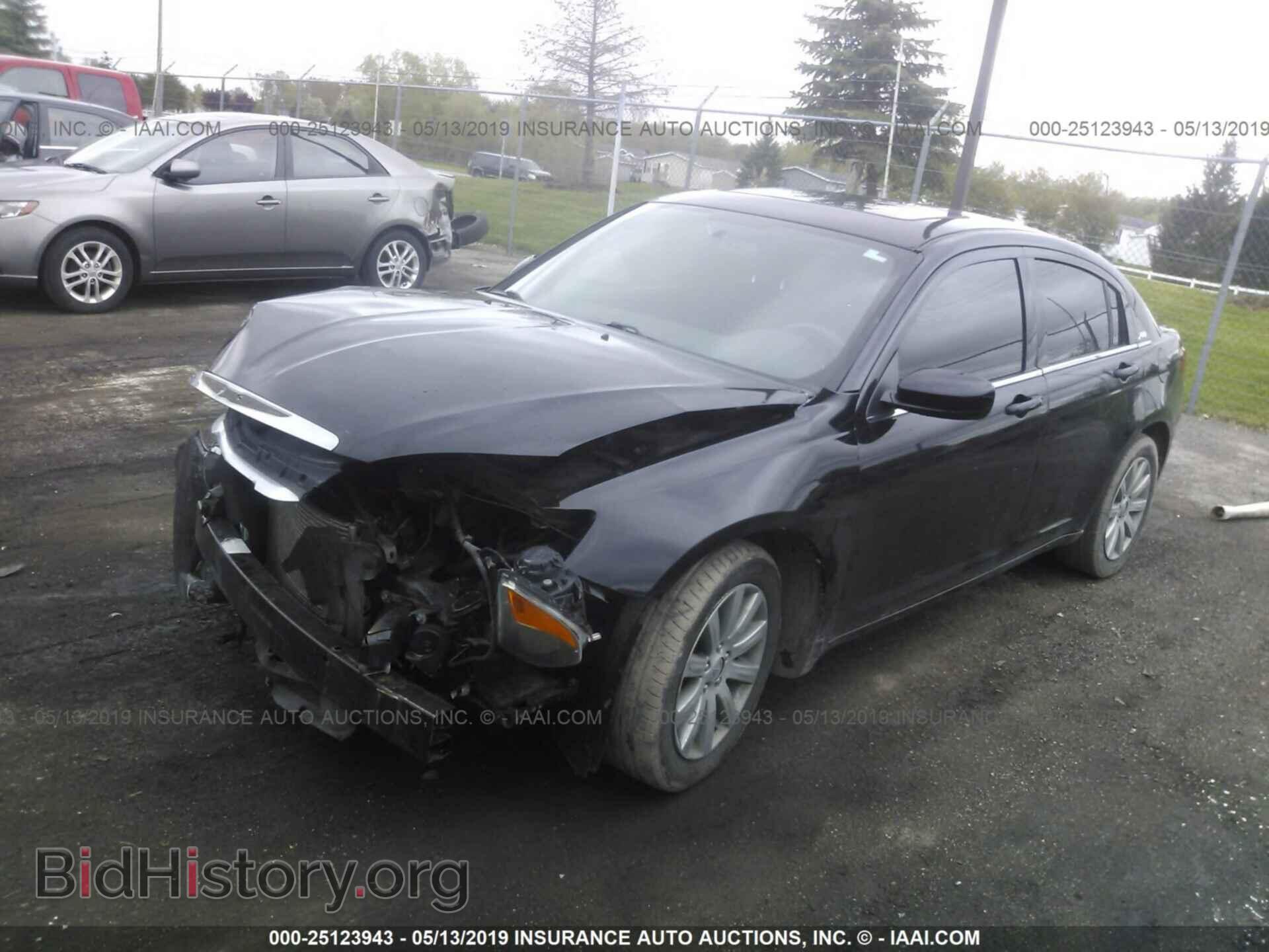 2013 CHRYSLER 200 - VIN: 1C3CCBBG9DN559747 - Photo 2