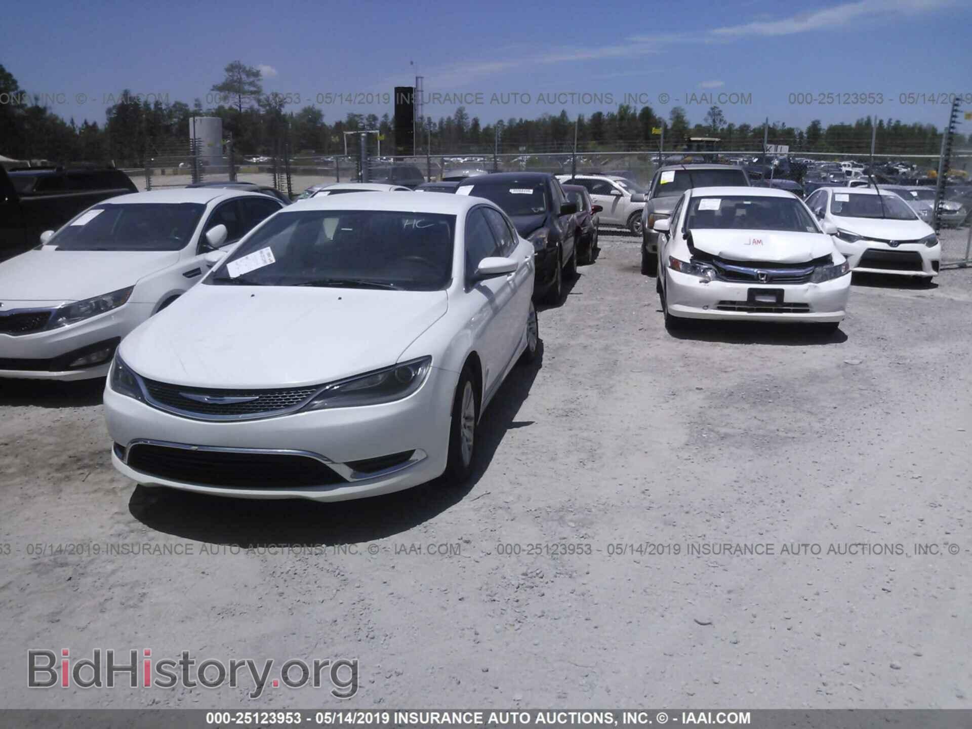 2015 CHRYSLER 200 - VIN: 1C3CCCAB6FN632717 - Photo 2