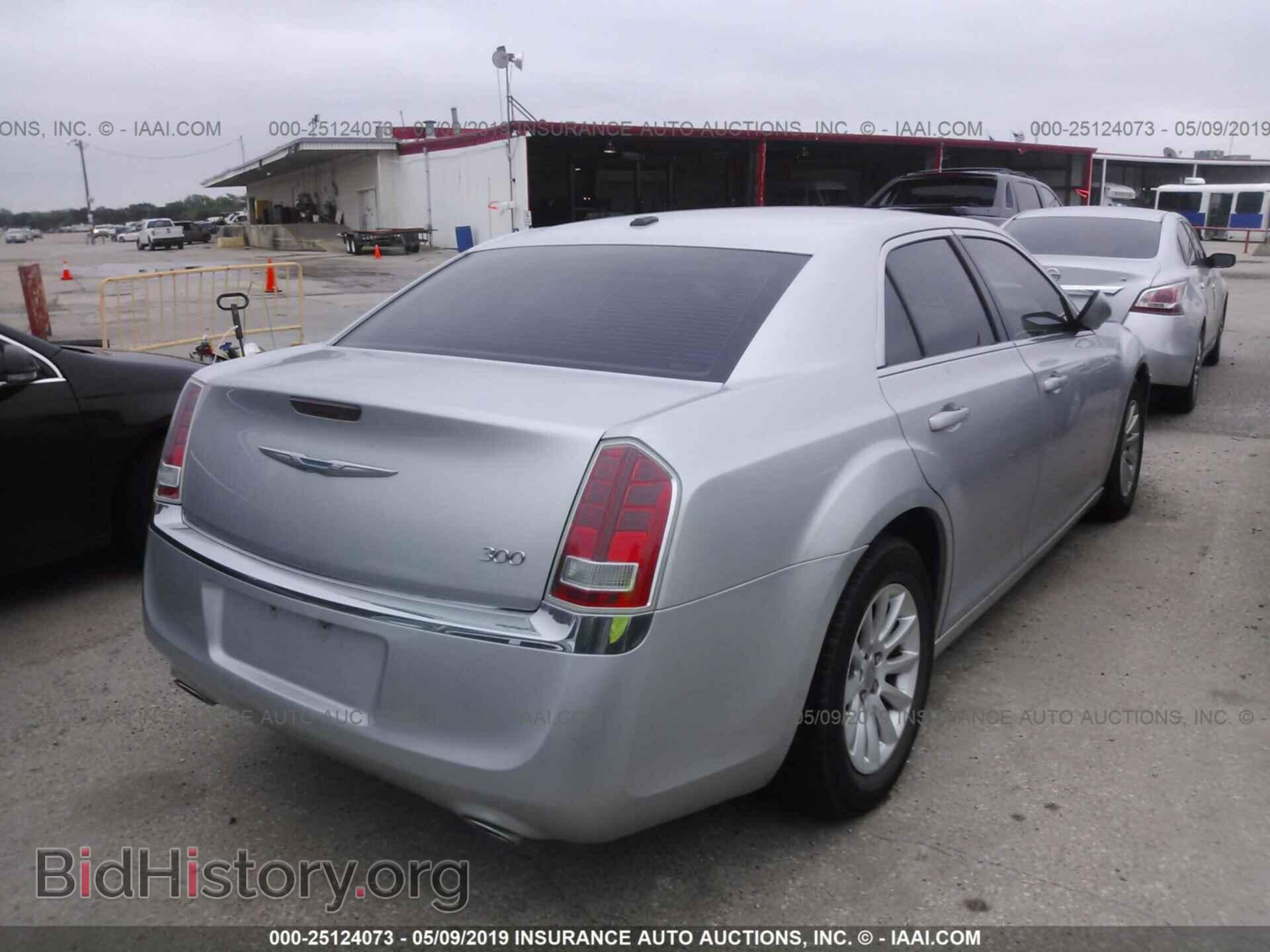 2012 CHRYSLER 300 - VIN: 2C3CCAAG5CH104686 - Photo 4