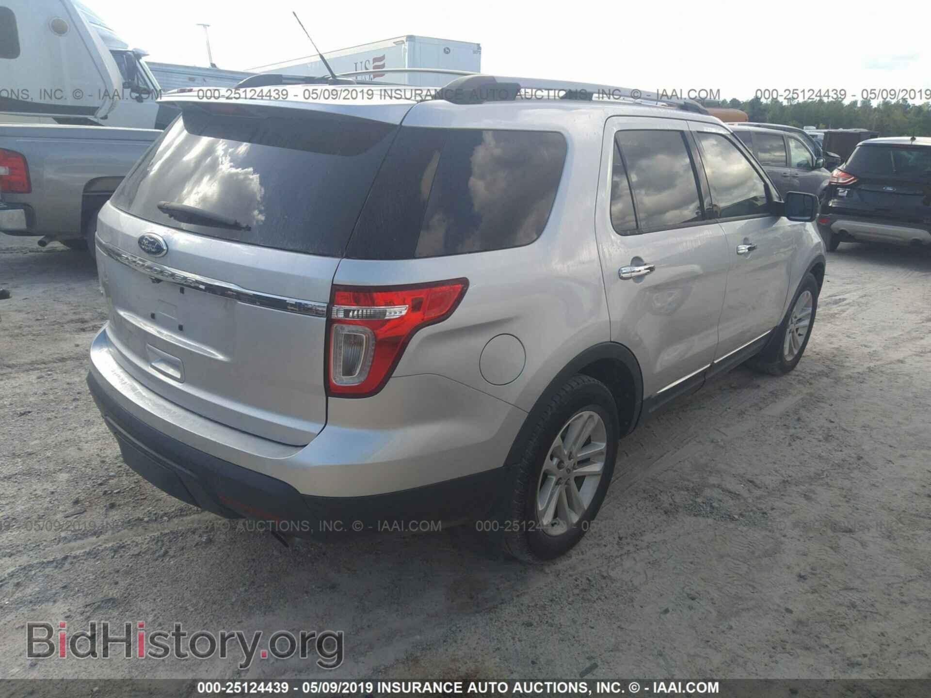 2011 Ford Explorer - VIN: 1FMHK7D88BGA86332 - Фото 4