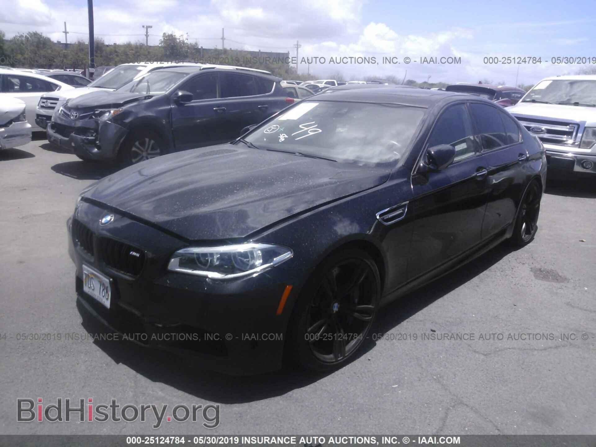 2015 BMW M5 - VIN: WBSFV9C59FD594850 - Фото 2
