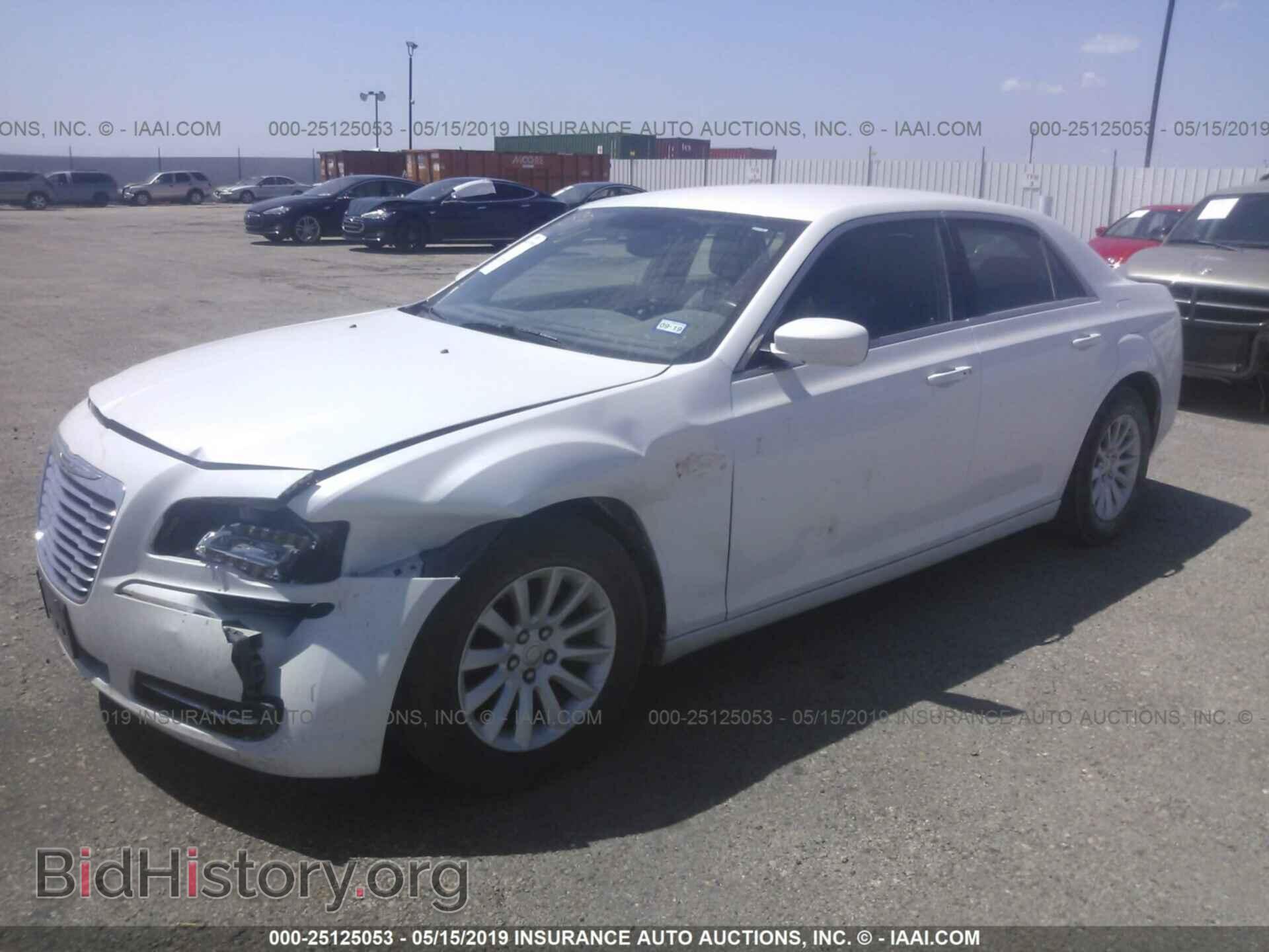 2013 CHRYSLER 300 - VIN: 2C3CCAAG5DH527186 - Фото 2