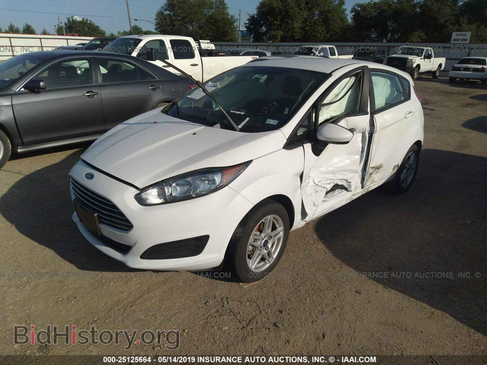 2018 FORD FIESTA - VIN: 3FADP4EJ3JM119042 - Фото 2