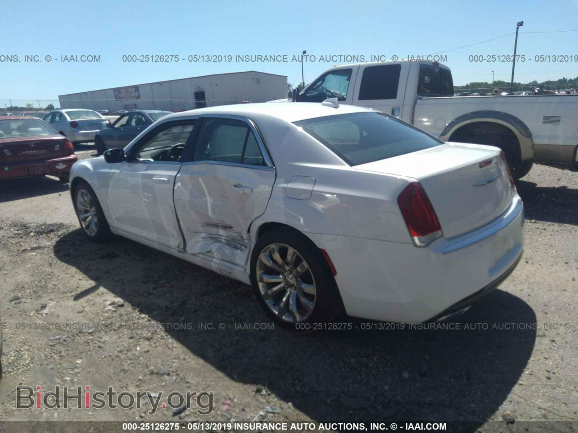 2018 CHRYSLER 300 - VIN: 2C3CCAAG8JH281908 - Фото 3