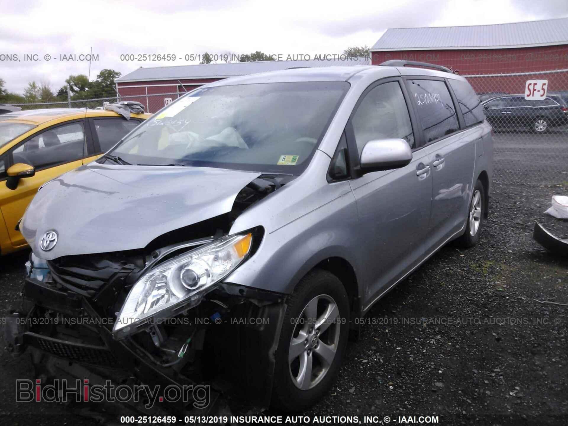 2012 TOYOTA SIENNA - VIN: 5TDKK3DC5CS276460 - Фото 2