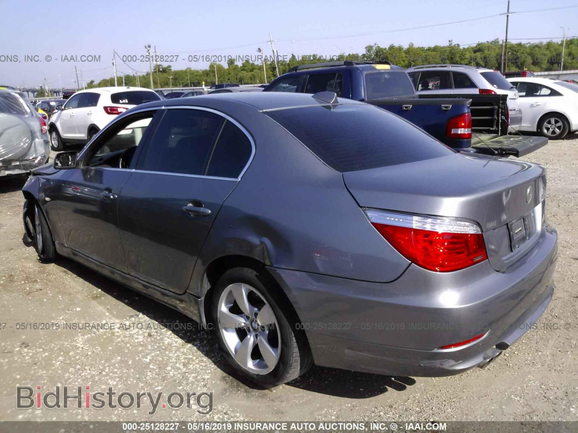 2008 BMW 528 - VIN: WBANU53528CT13587 - Фото 3