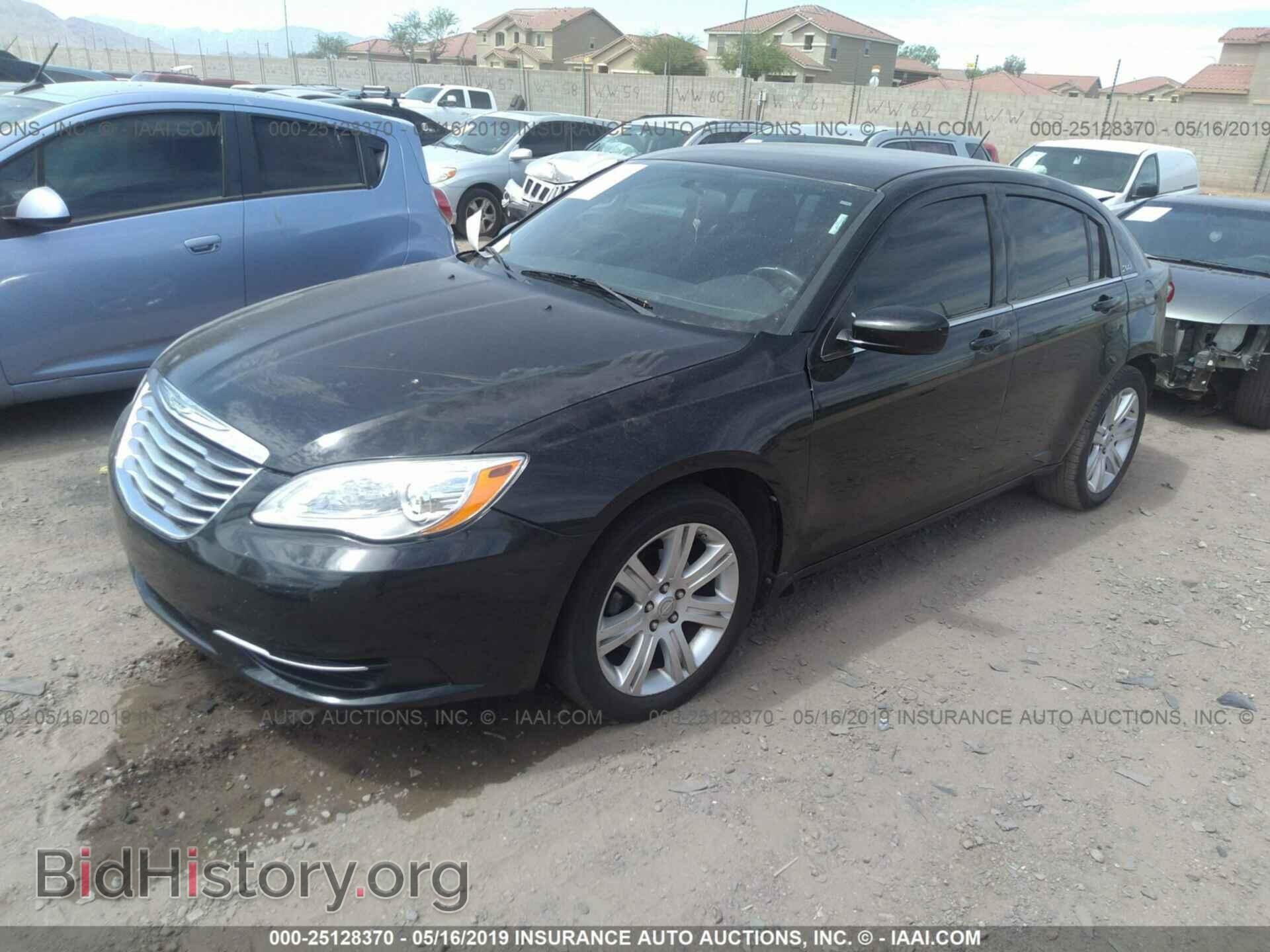 2013 CHRYSLER 200 - VIN: 1C3CCBAB6DN670228 - Photo 2