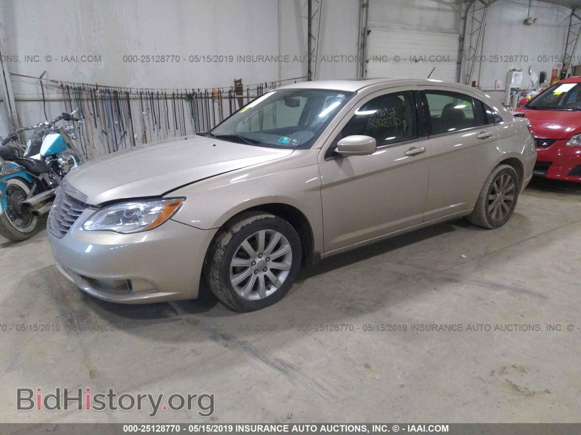 2013 CHRYSLER 200 - VIN: 1C3CCBBB6DN575117 - Фото 2