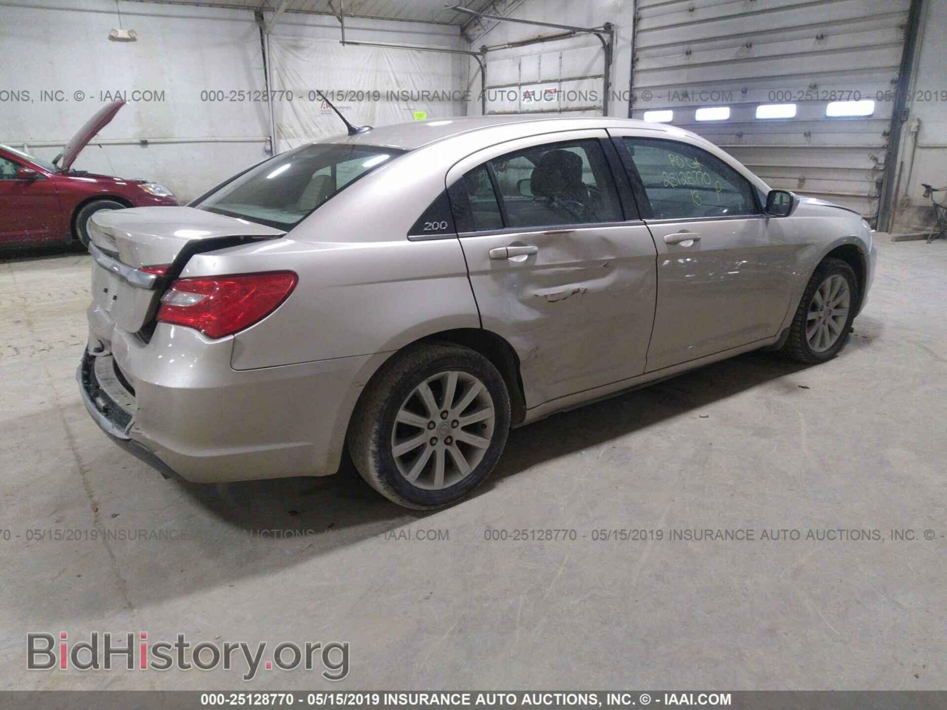2013 CHRYSLER 200 - VIN: 1C3CCBBB6DN575117 - Фото 4