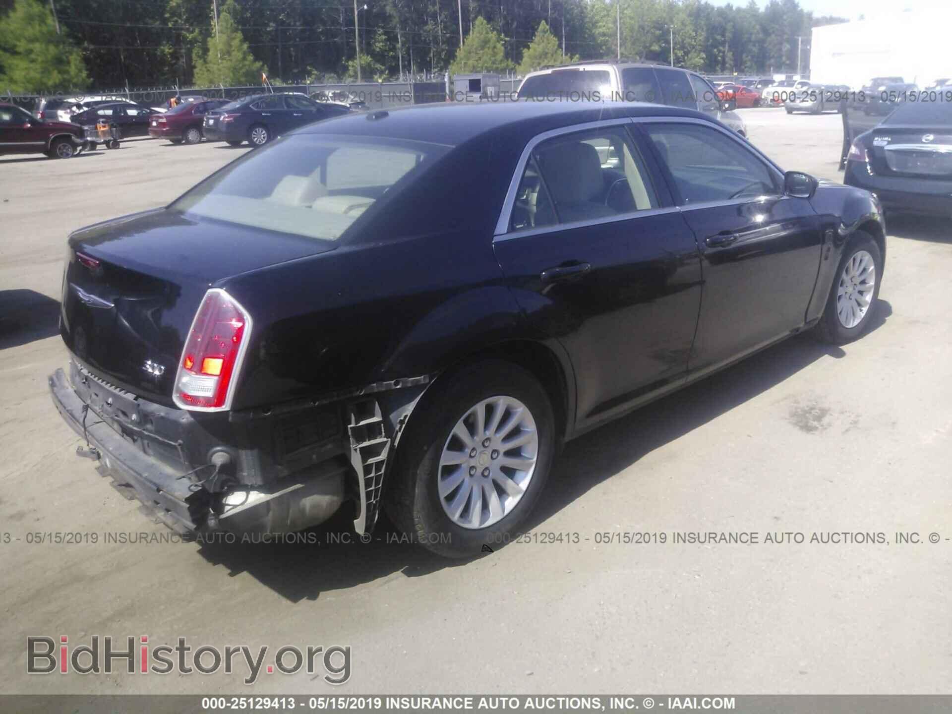 2014 CHRYSLER 300 - VIN: 2C3CCAAG1EH373061 - Фото 4