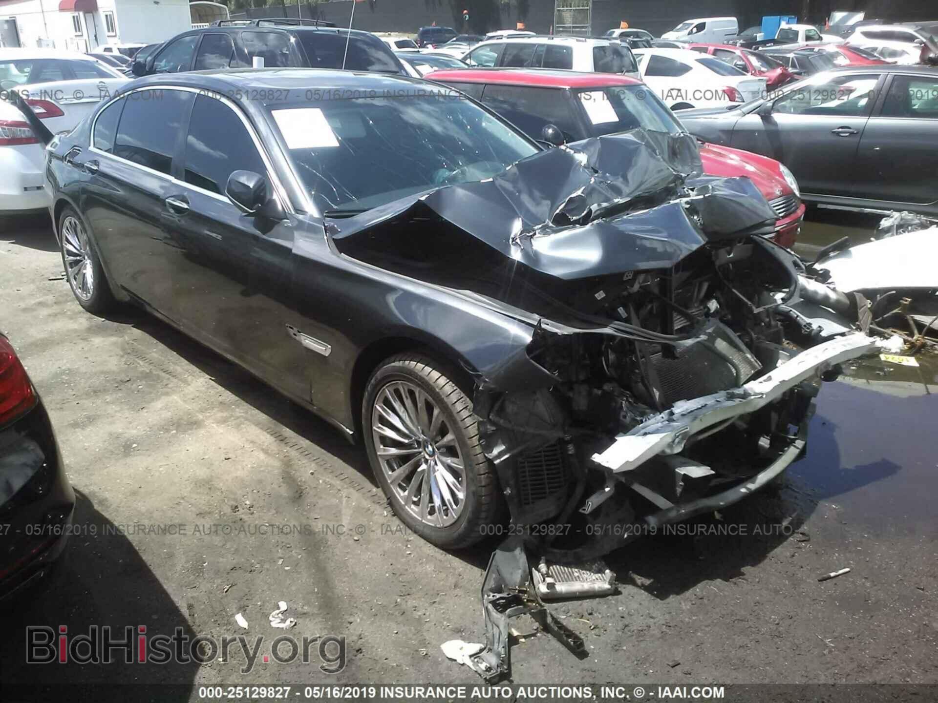 Photo WBAKB8C53CC962978 - BMW 750 2012