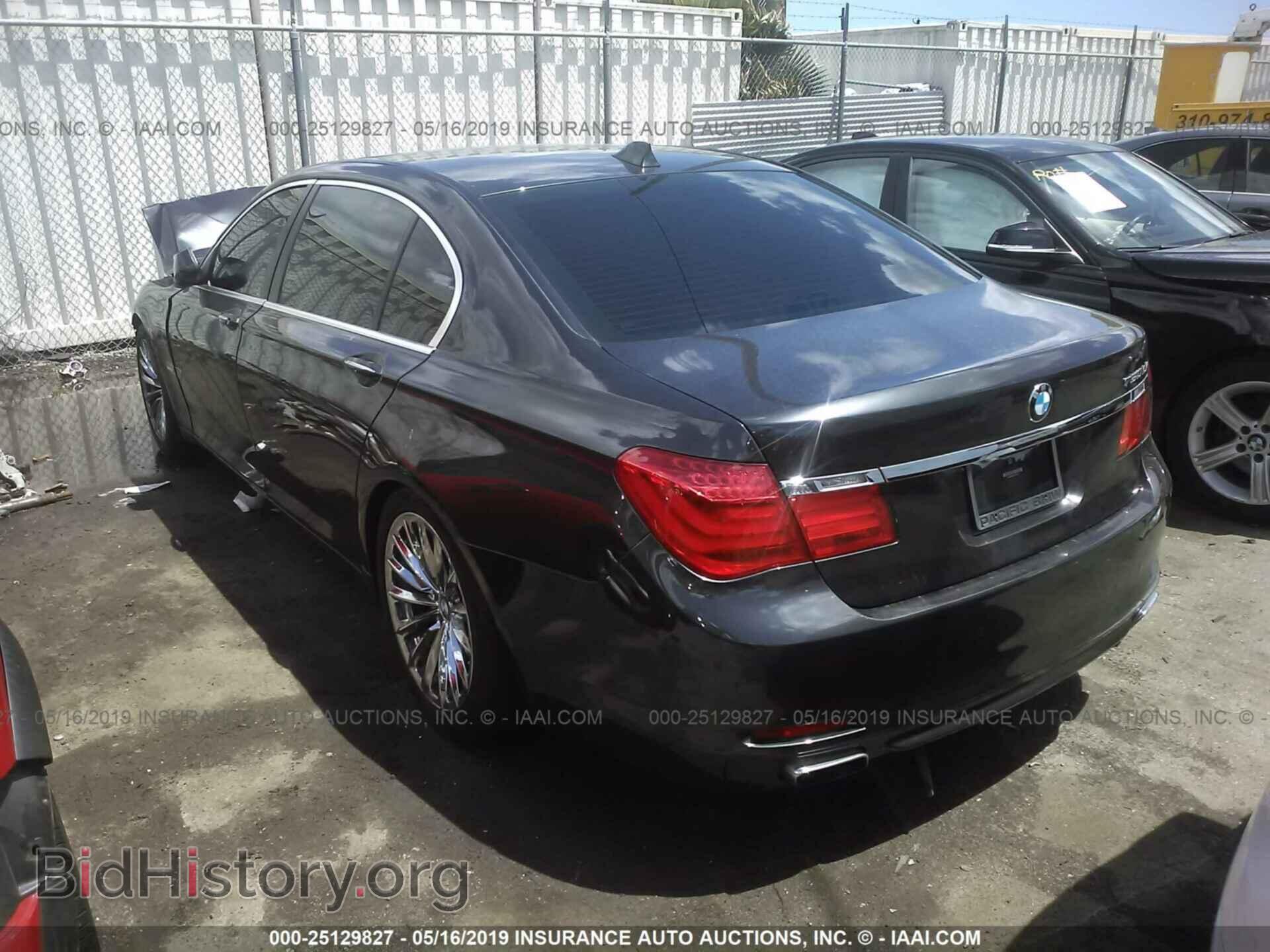 2012 BMW 750 - VIN: WBAKB8C53CC962978 - Фото 3