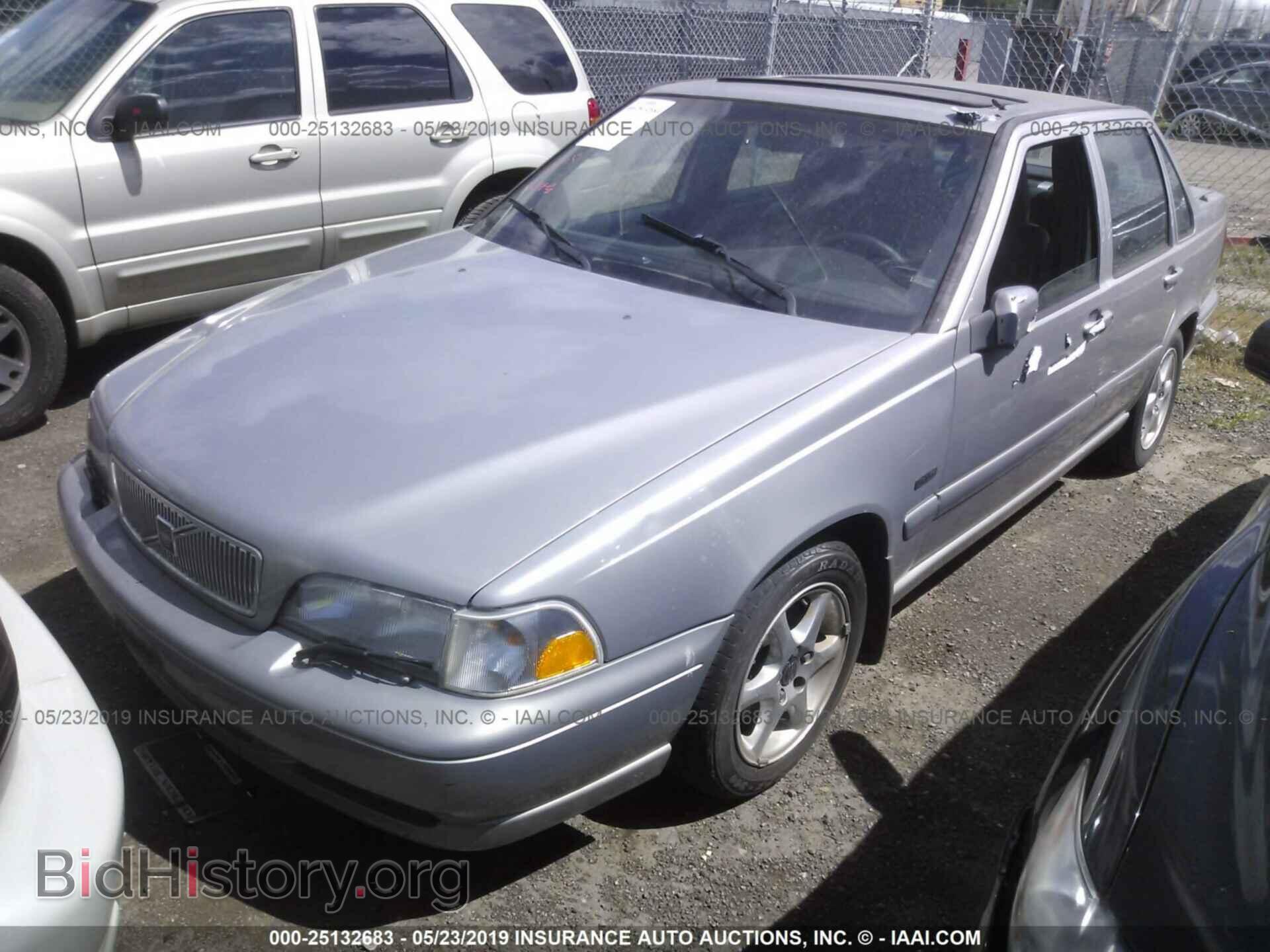 1998 VOLVO S70 - VIN: YV1LS5676W1507409 - Фото 2