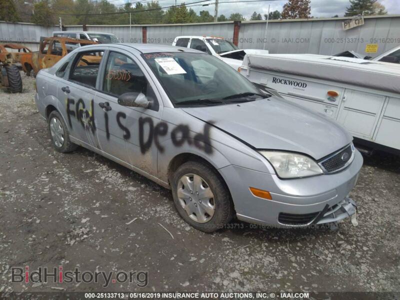 2007 Ford FOCUS ZX4/S/SE/SES (VIN 1FAFP34N97W251982) — фото 1 из 10, IAAI, повреждение: передняя часть