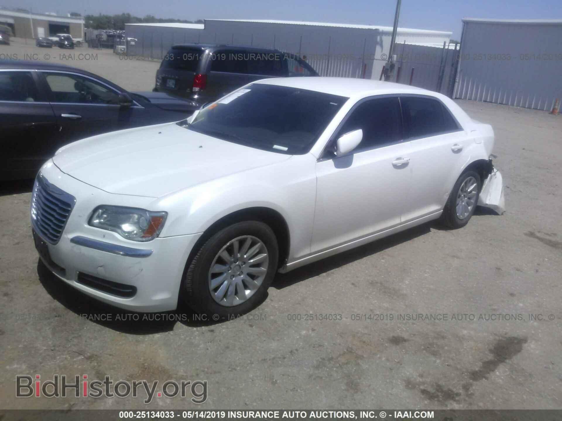 2012 CHRYSLER 300 - VIN: 2C3CCAAG3CH138402 - Photo 2