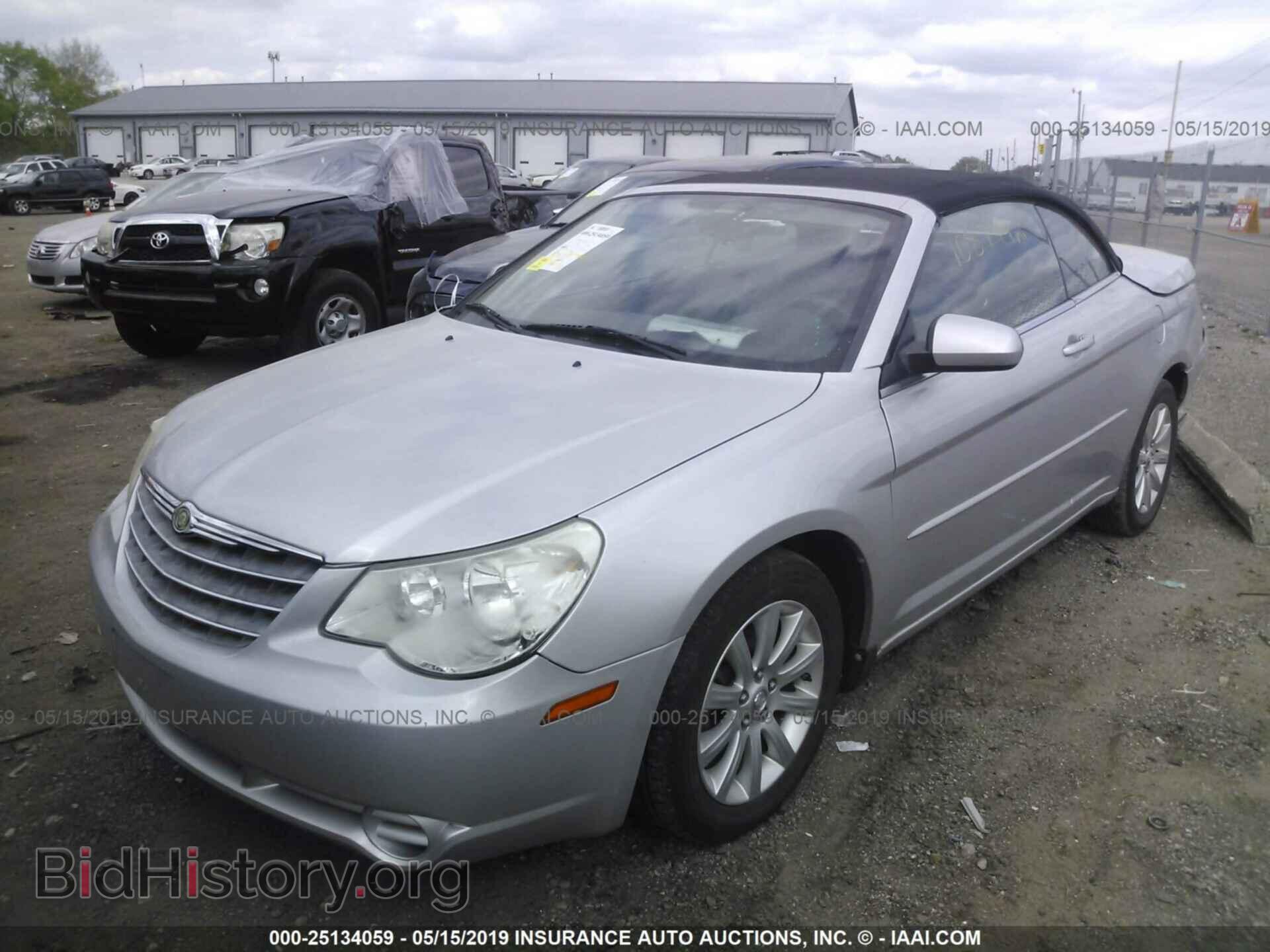 2010 CHRYSLER SEBRING - VIN: 1C3BC5ED6AN127966 - Фото 2