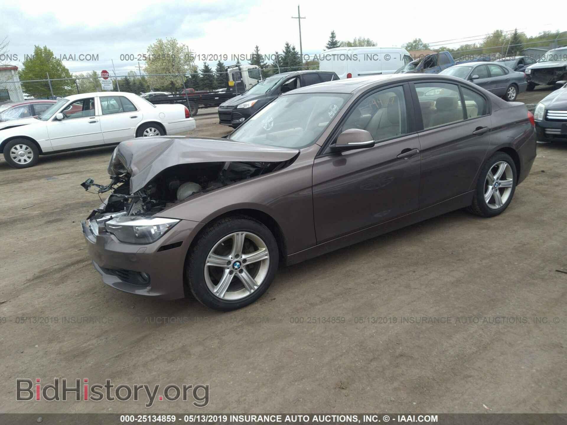 2013 BMW 328 - VIN: WBA3B5C58DF593232 - Фото 2