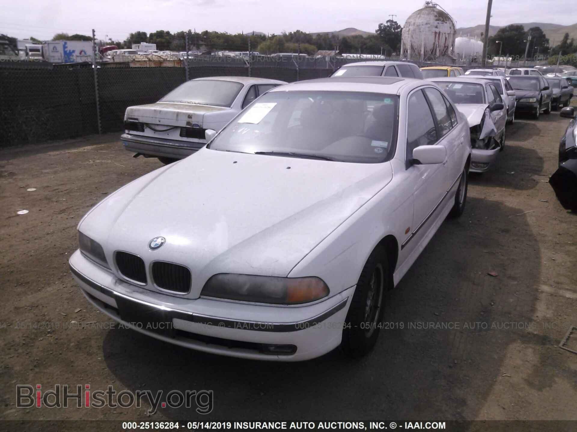 1997 BMW 528 - VIN: WBADD632XVBW19977 - Photo 2