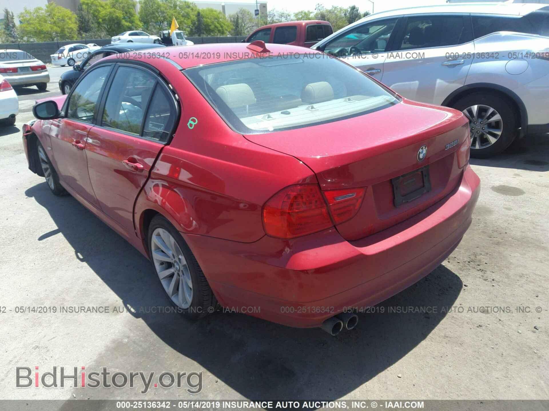 2011 BMW 328 - VIN: WBAPH5C56BA442853 - Фото 3