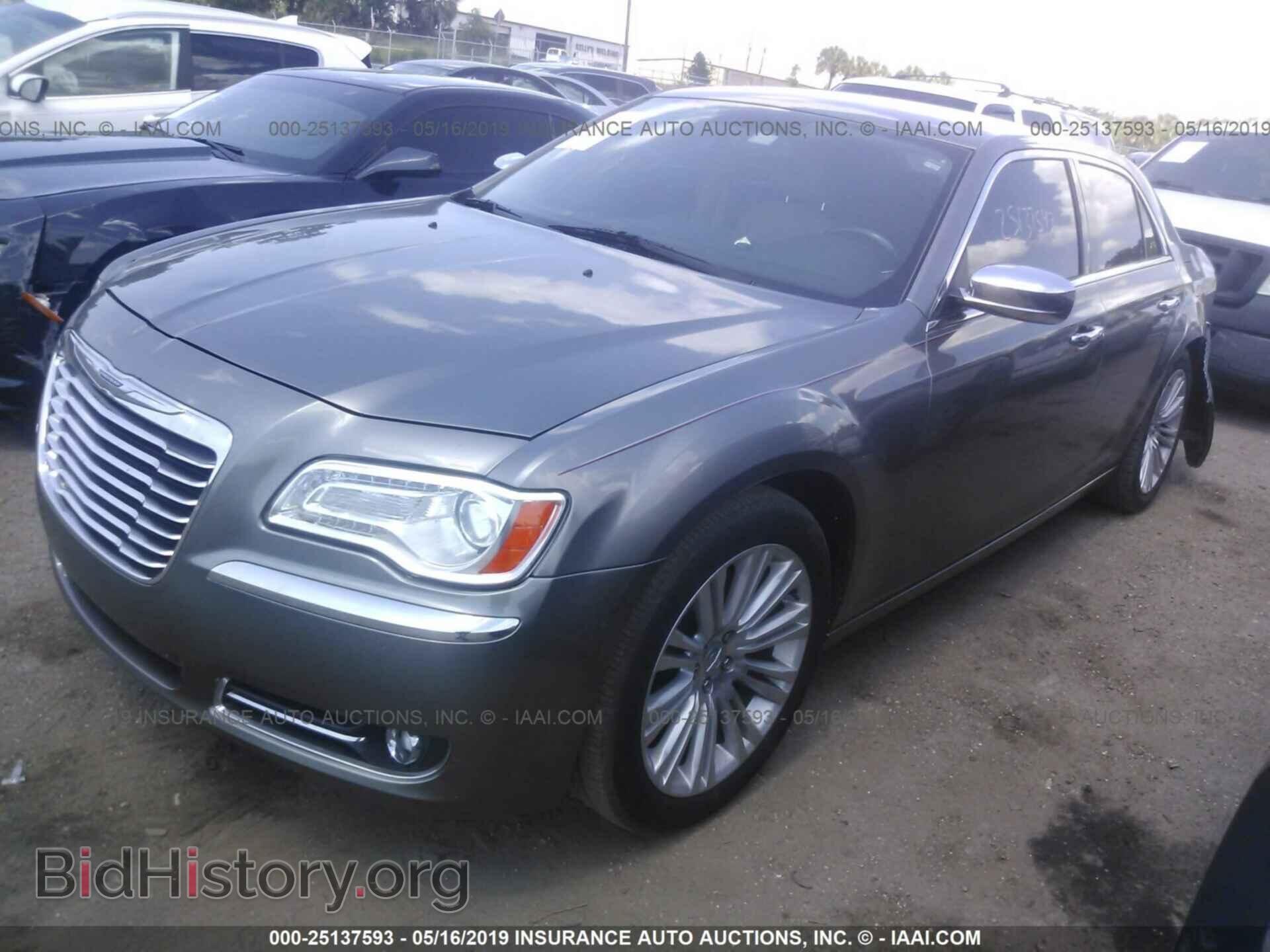 2011 CHRYSLER 300 - VIN: 2C3CA5CG3BH580654 - Фото 2