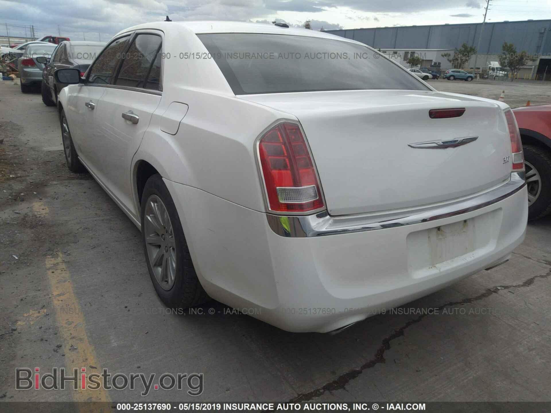 2011 CHRYSLER 300 - VIN: 2C3CA5CG1BH546289 - Фото 3