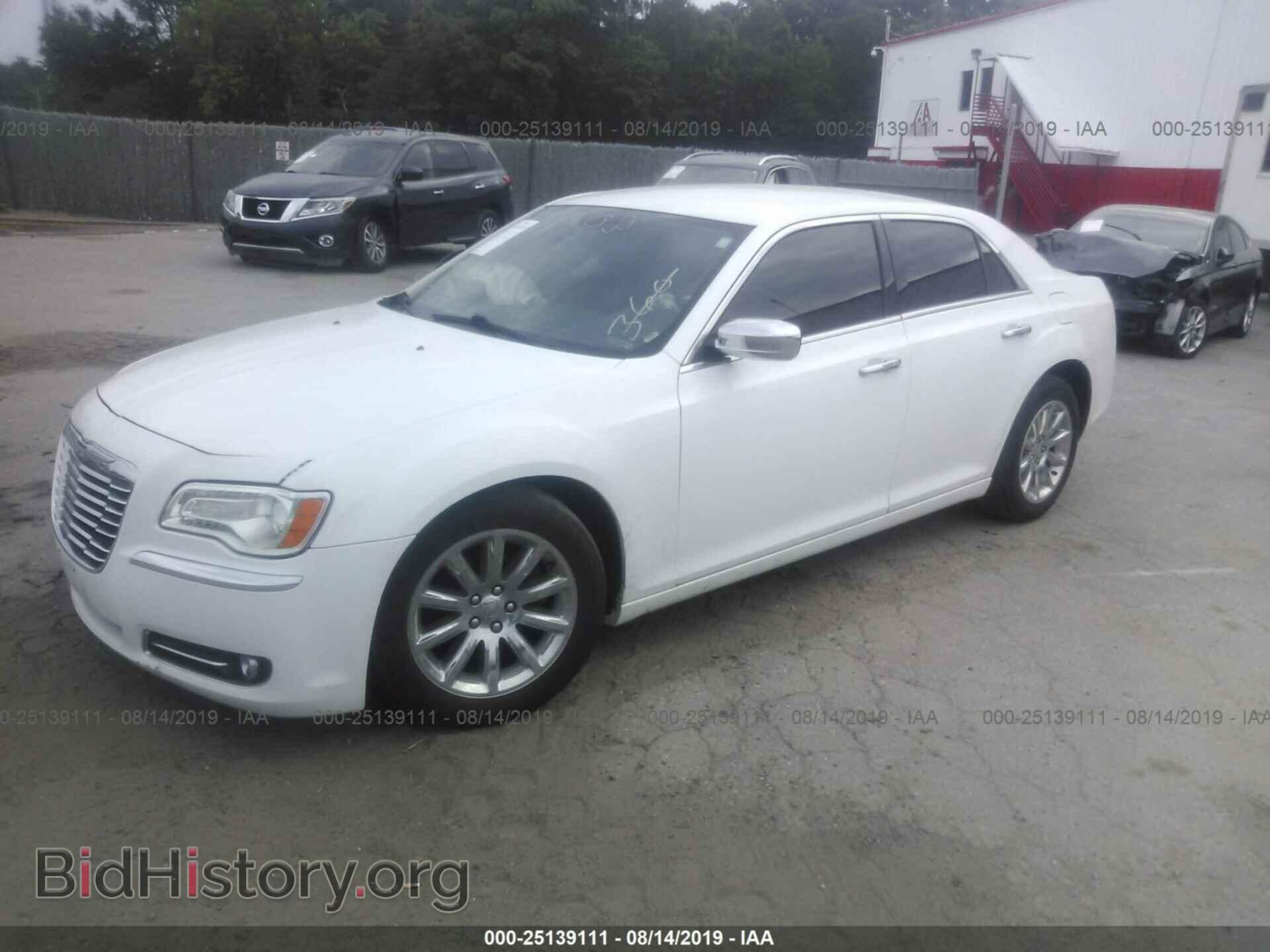 2014 CHRYSLER 300C - VIN: 2C3CCAEG0EH175601 - Photo 2