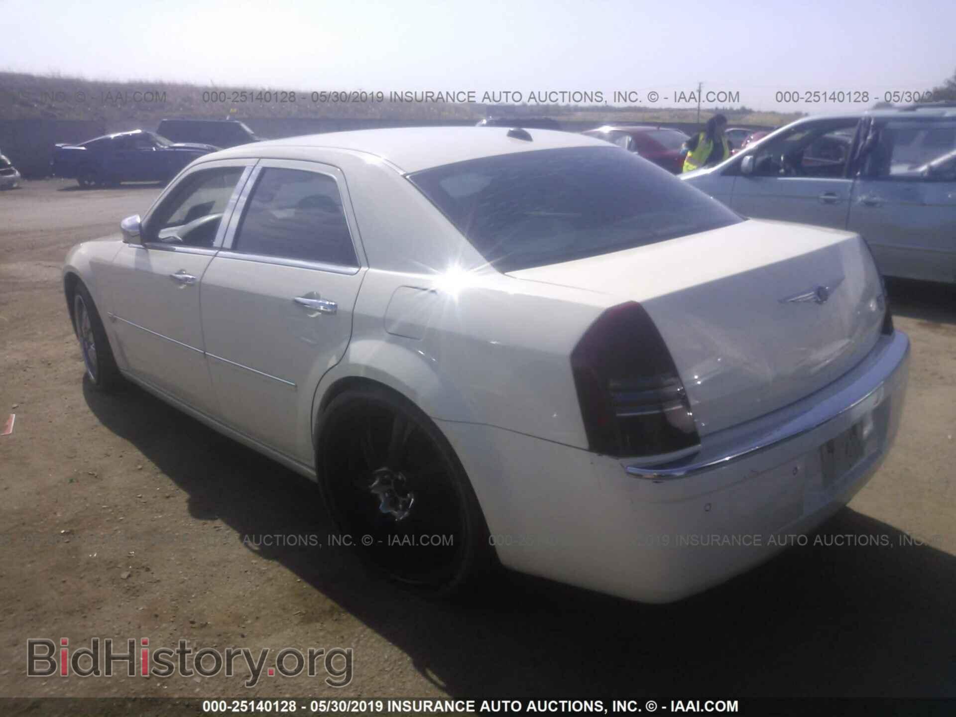 2005 CHRYSLER 300C - VIN: 2C3AA63H85H643712 - Фото 3