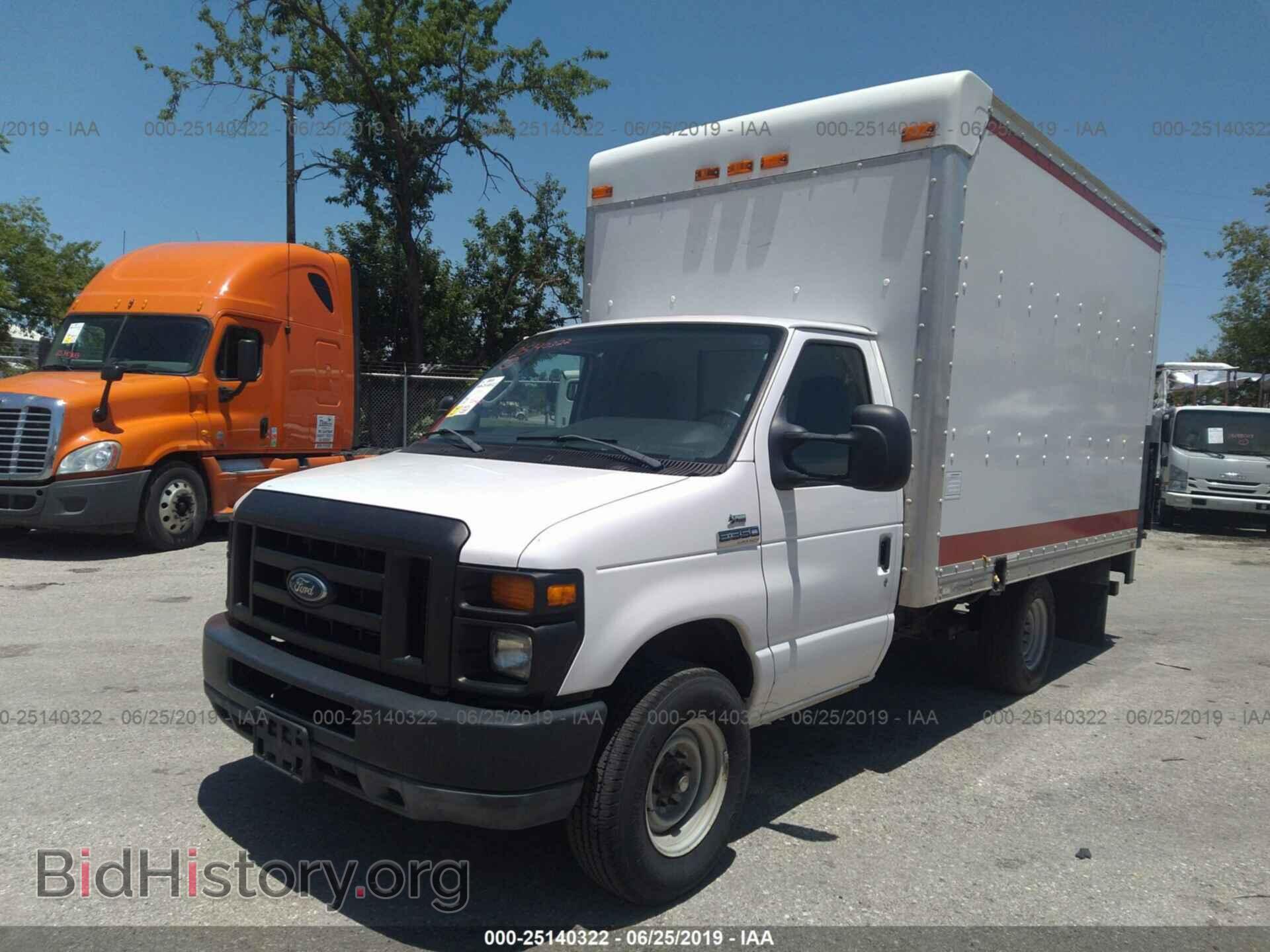 2010 FORD ECONOLINE - VIN: 1FDSS3HL7ADA83631 - Фото 2