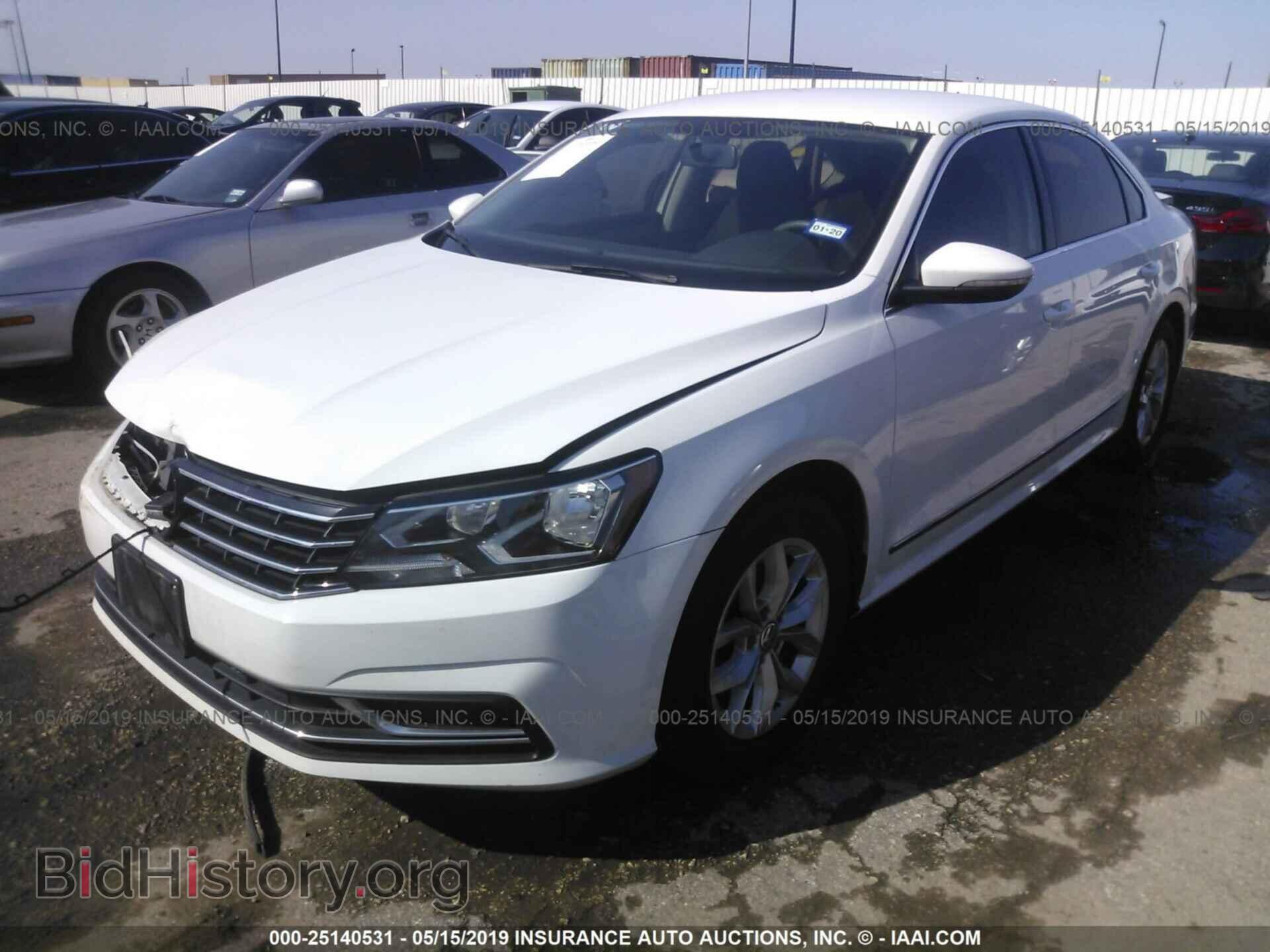 2017 VOLKSWAGEN PASSAT - VIN: 1VWAT7A33HC040075 - Фото 2