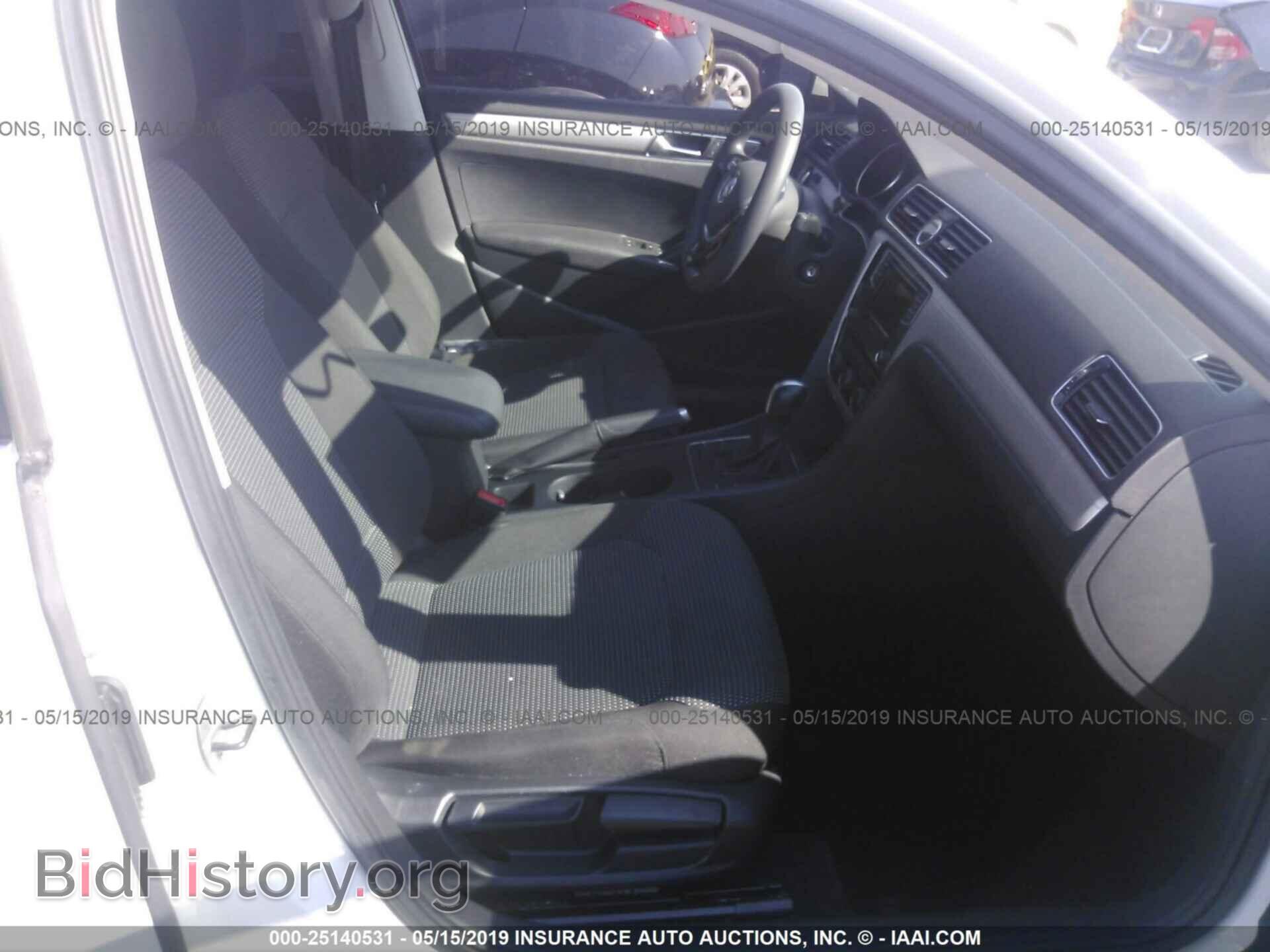 2017 VOLKSWAGEN PASSAT - VIN: 1VWAT7A33HC040075 - Фото 5