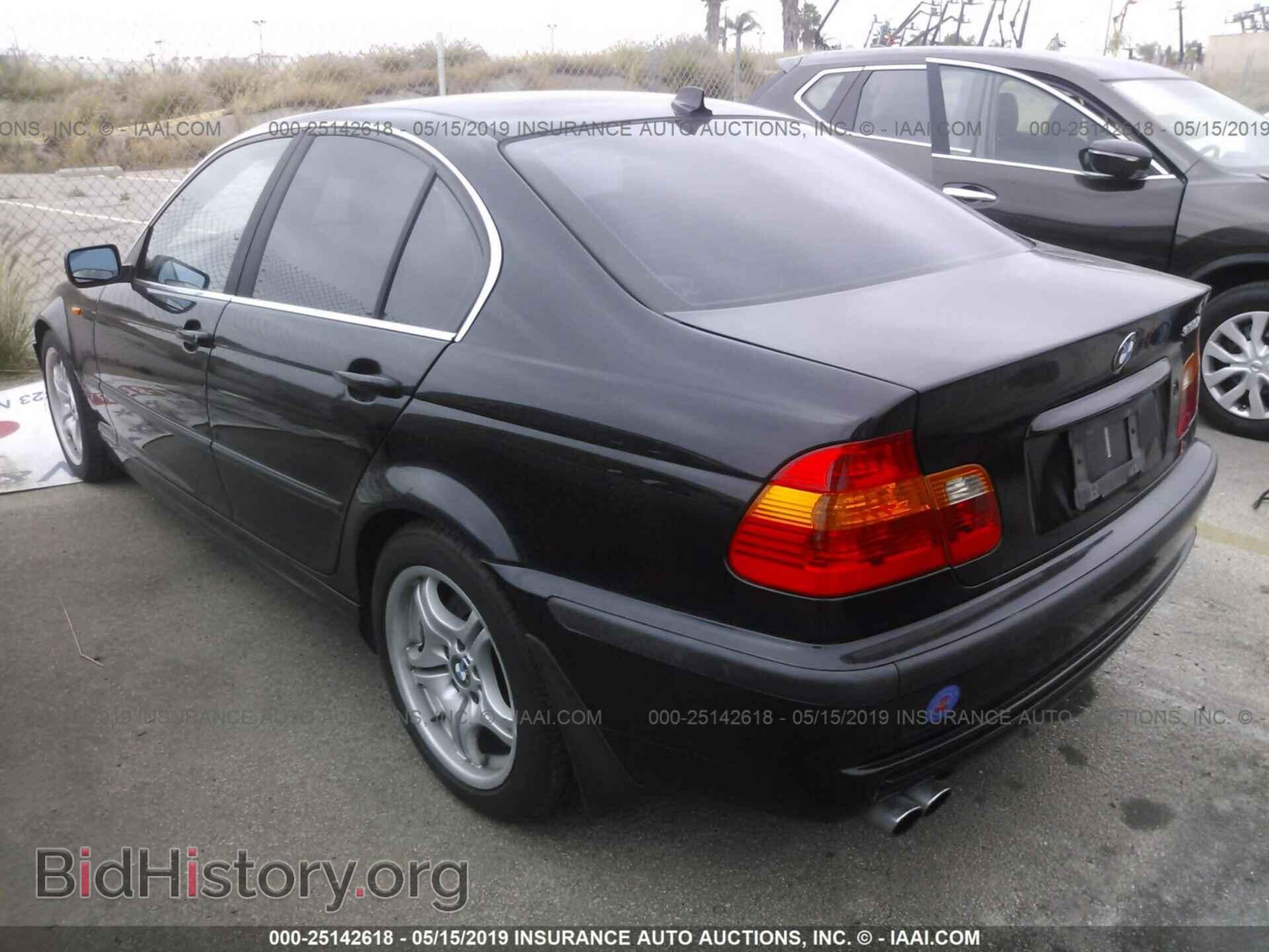 2004 BMW 330 - VIN: WBAEV53454KM33503 - Фото 3
