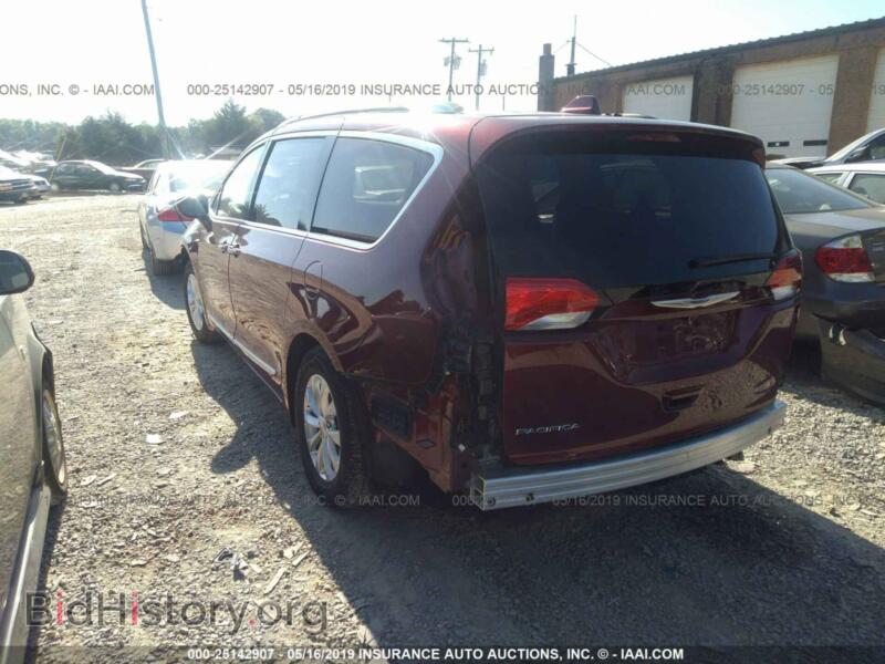 2018 Chrysler PACIFICA (VIN 2C4RC1BG1JR217448) — photo 3 of 10