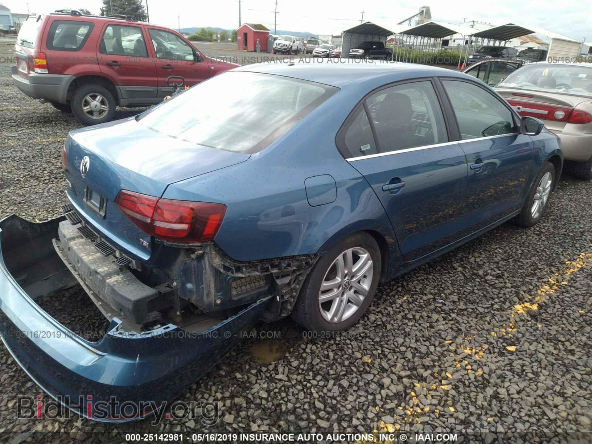 2017 VOLKSWAGEN JETTA - VIN: 3VW2B7AJ4HM257350 - Фото 4