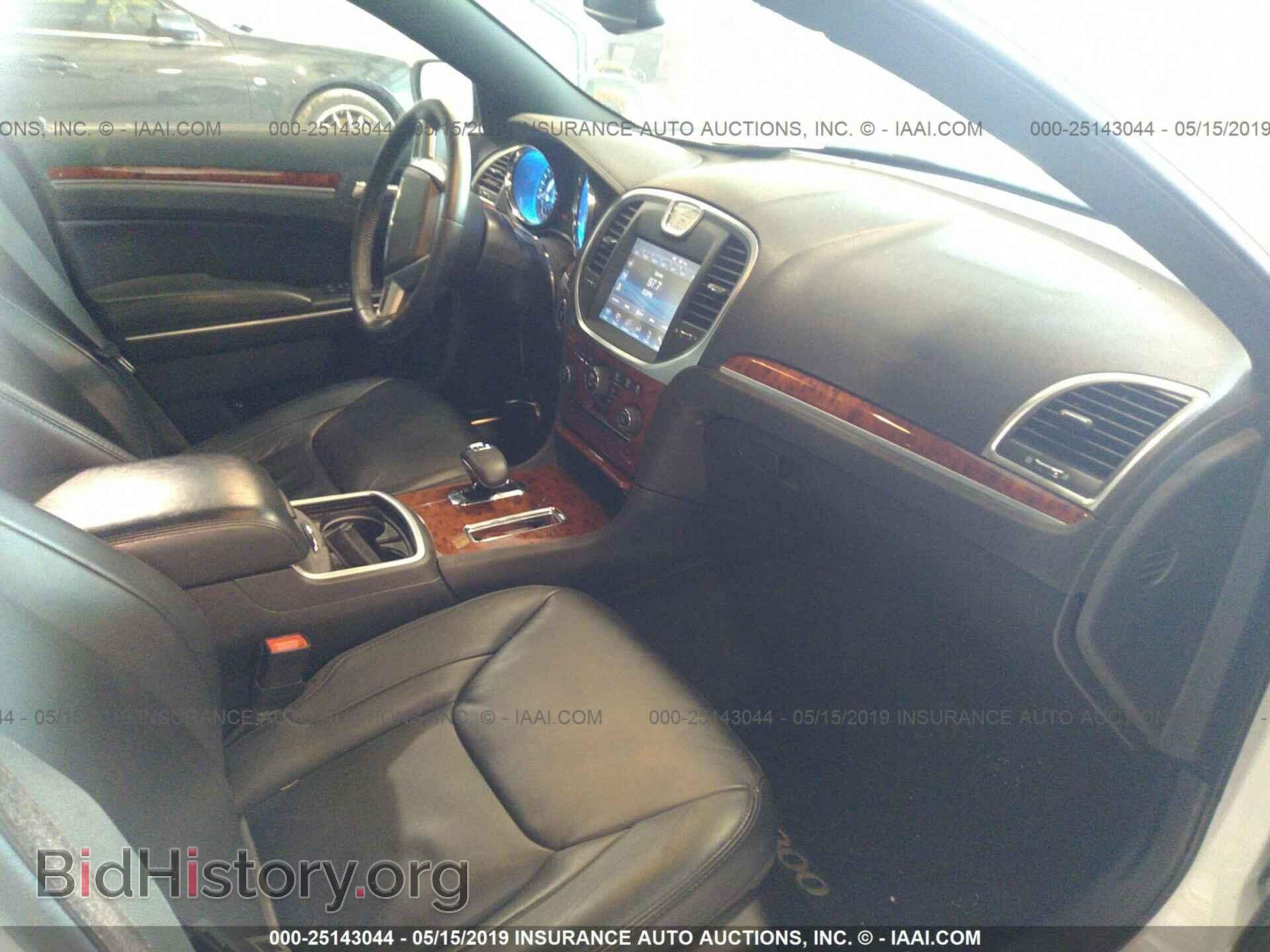 2014 CHRYSLER 300 - VIN: 2C3CCAAG8EH235470 - Фото 5
