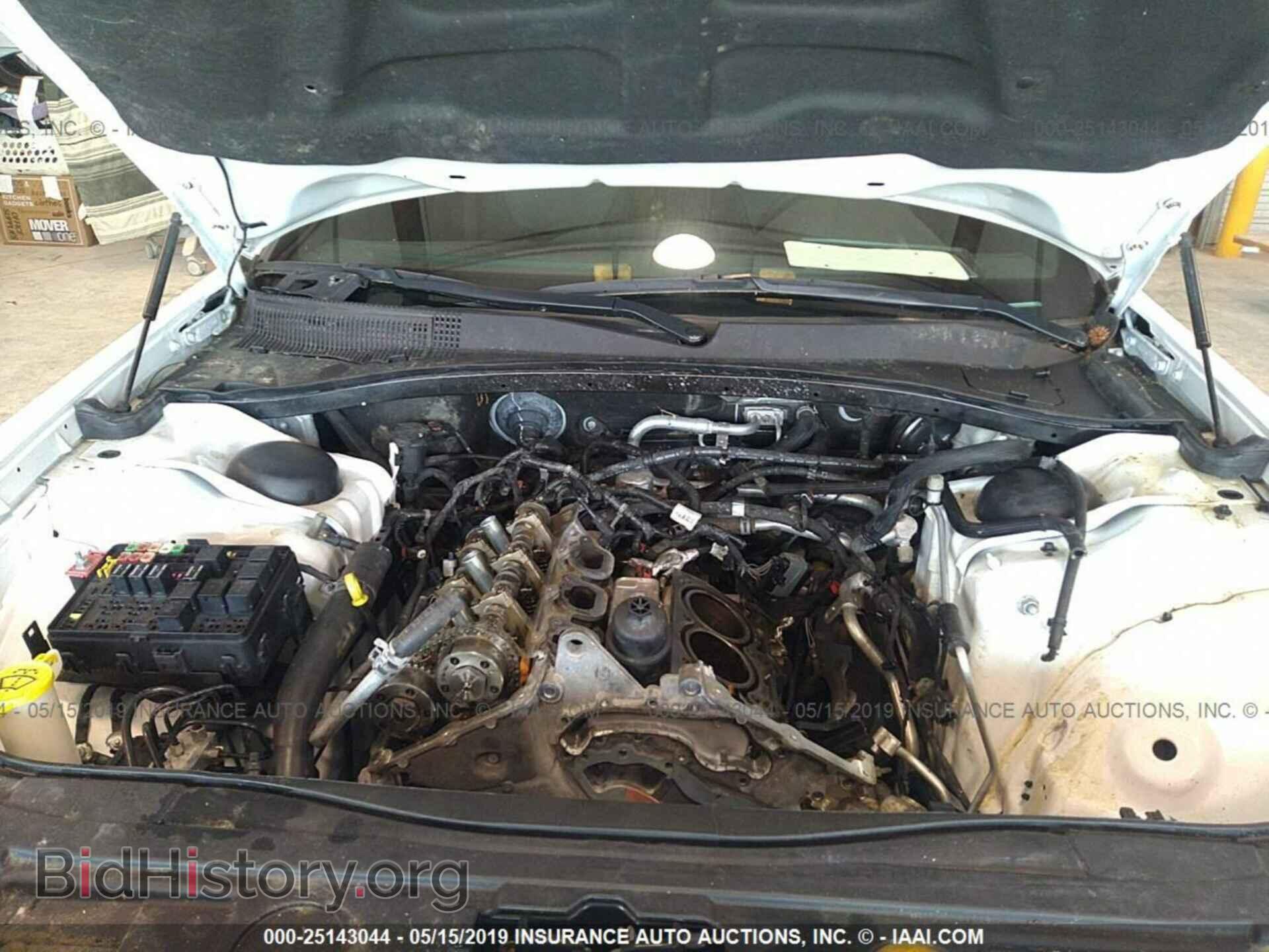2014 CHRYSLER 300 - VIN: 2C3CCAAG8EH235470 - Фото 10