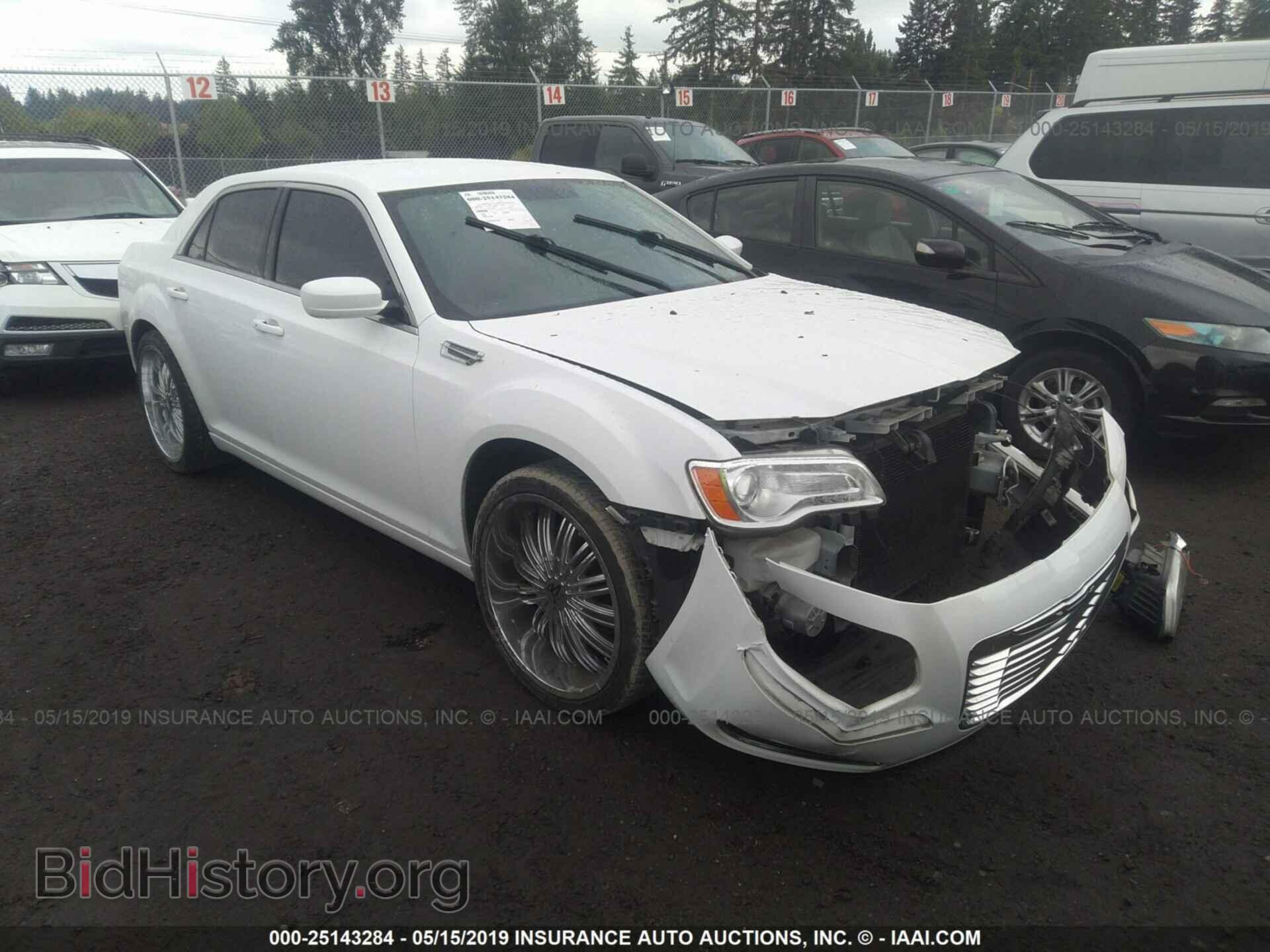 Фотография 2C3CA4CG4BH549164 - CHRYSLER 300 2011