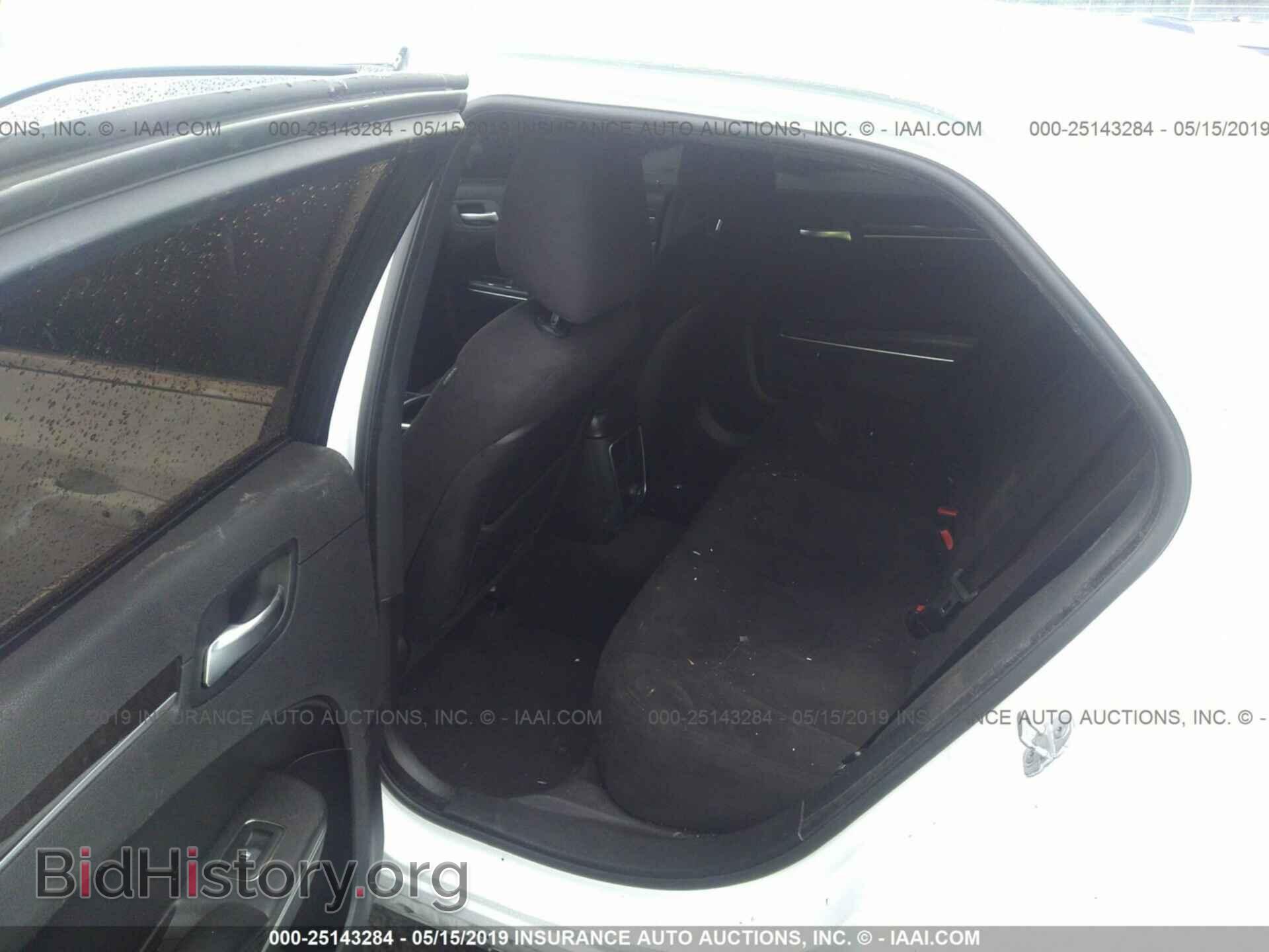 2011 CHRYSLER 300 - VIN: 2C3CA4CG4BH549164 - Фото 8