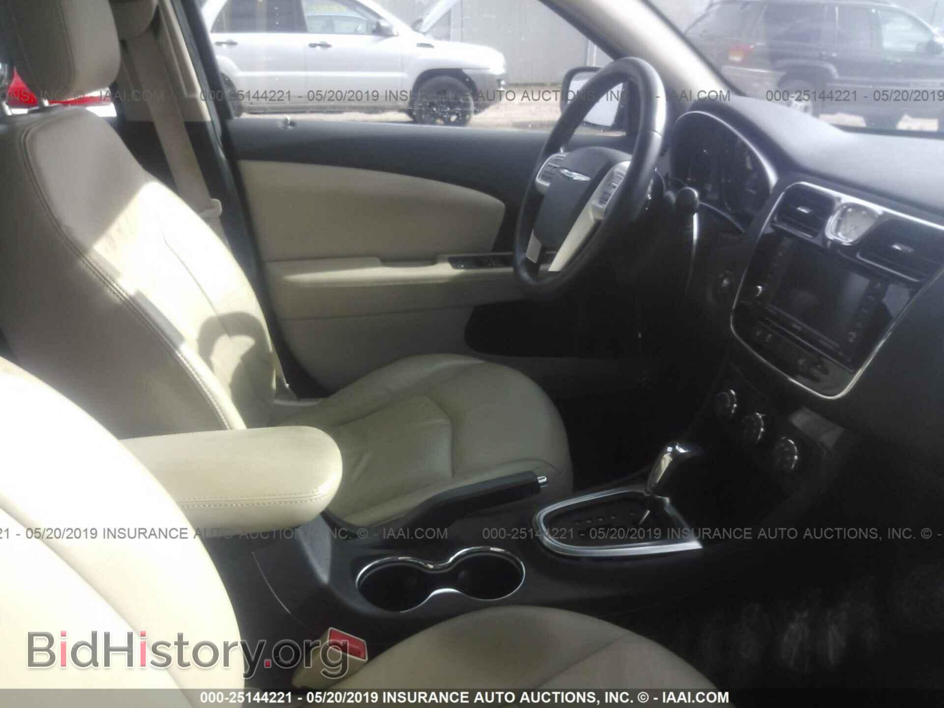 2011 CHRYSLER 200 - VIN: 1C3BC2FG5BN526859 - Фото 5
